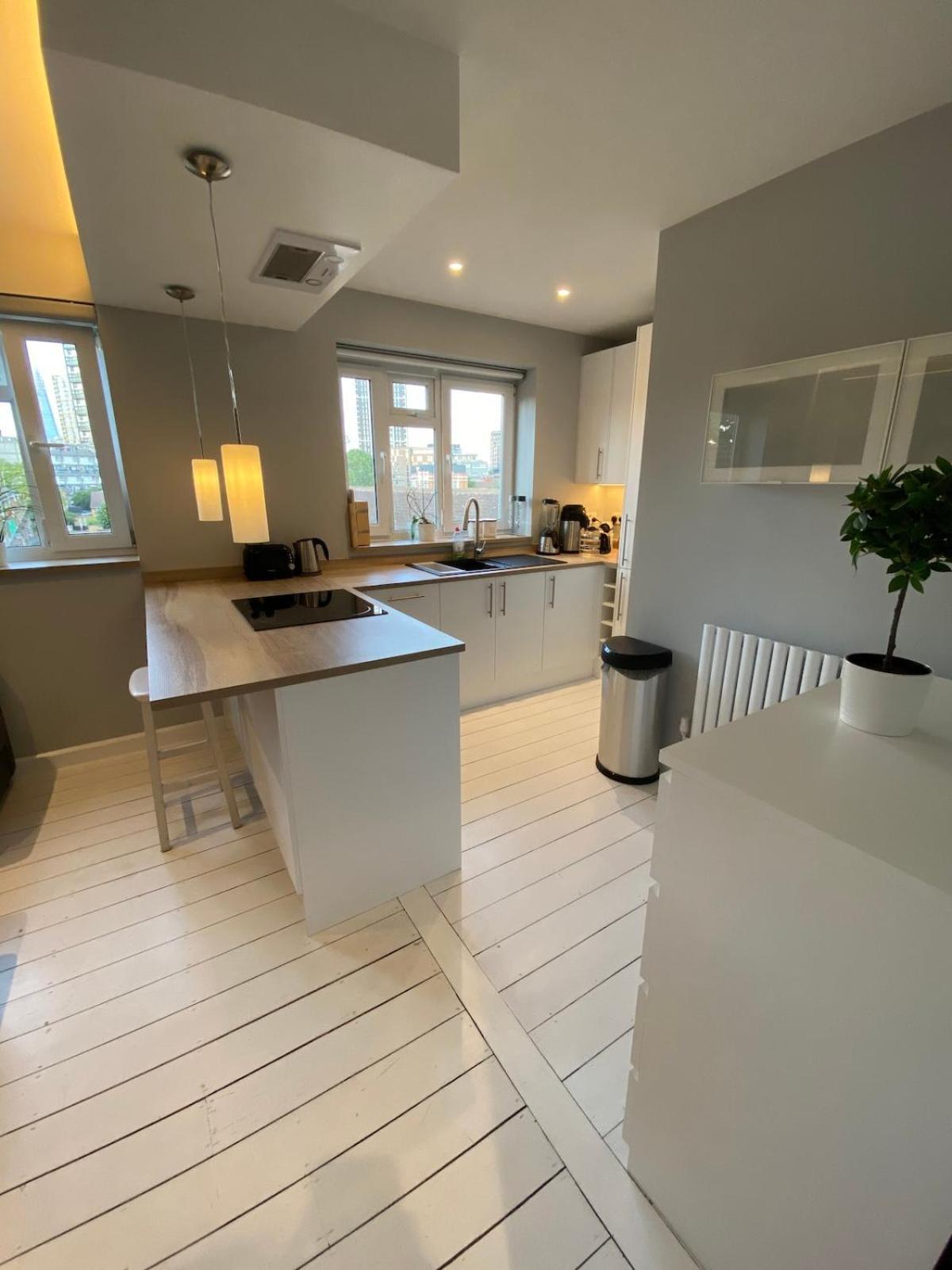 Newly Renovated - 70m2 Modern & Cosy - Balcony * Londen