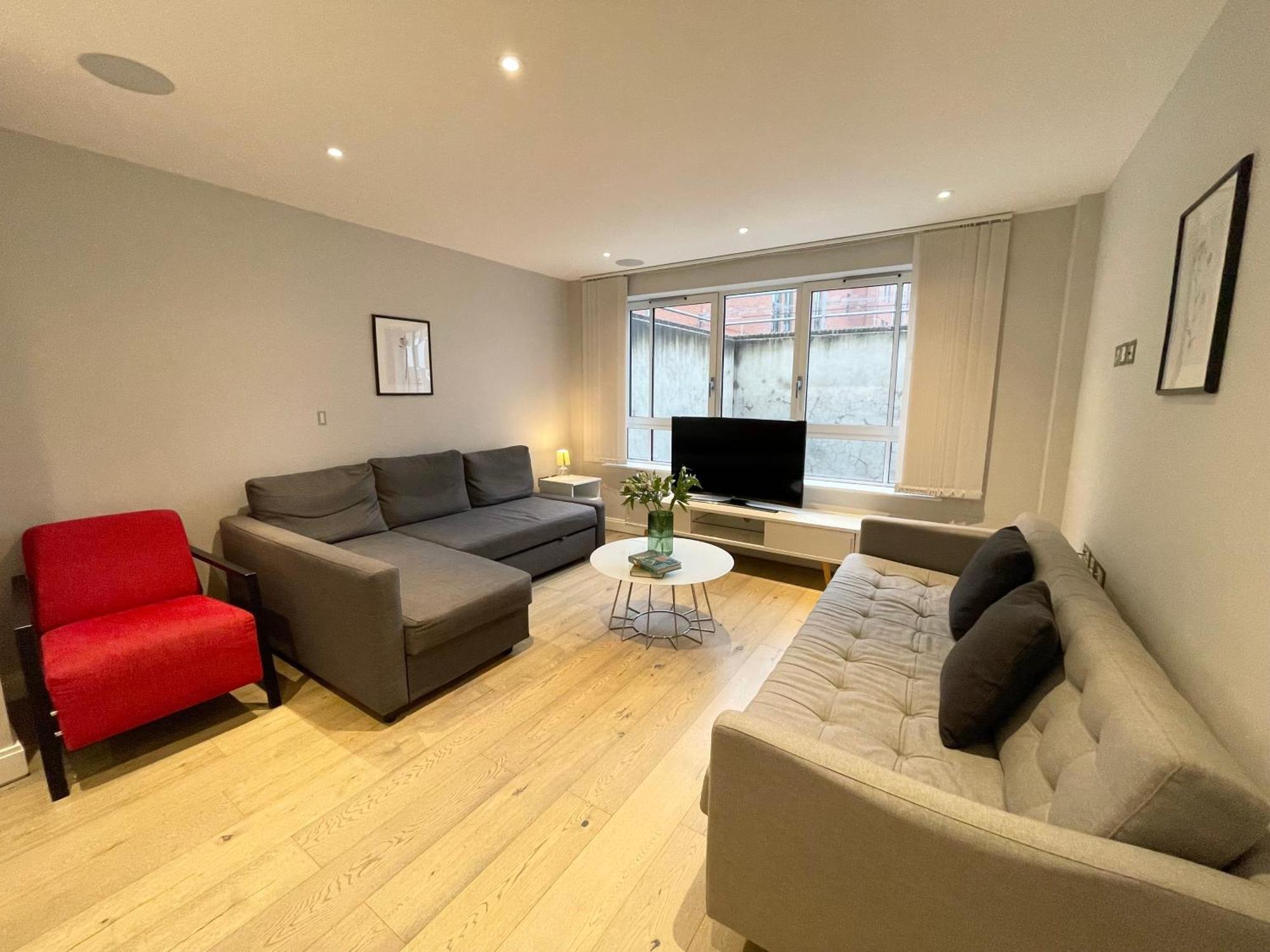 Luxury In Westminster Apartment