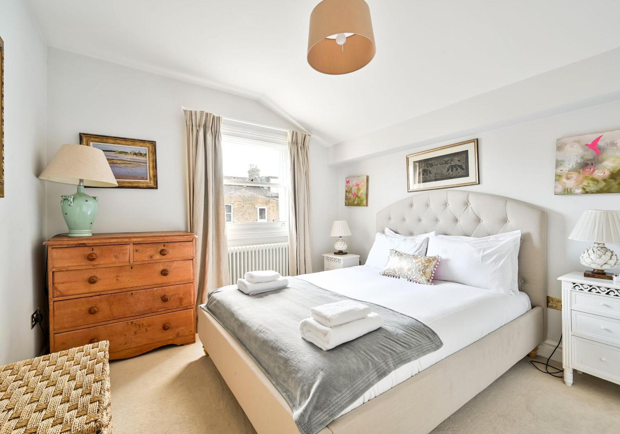 Contemporary In Shepherds Bush