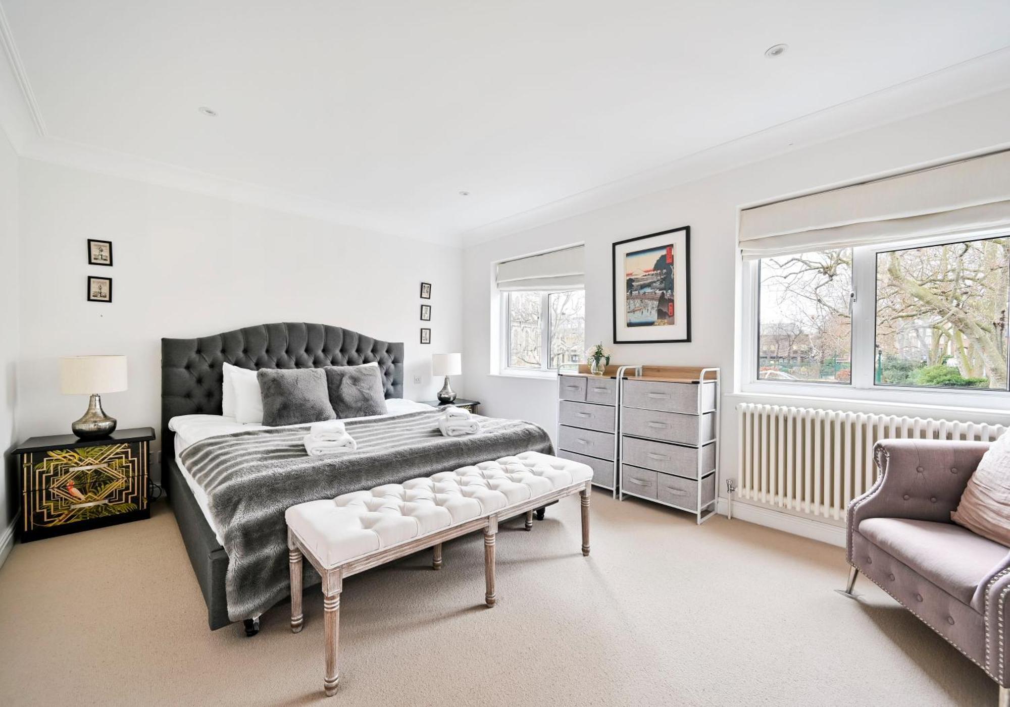 Chelsea Townhouse With Roof Terrace & Parking Apartment *