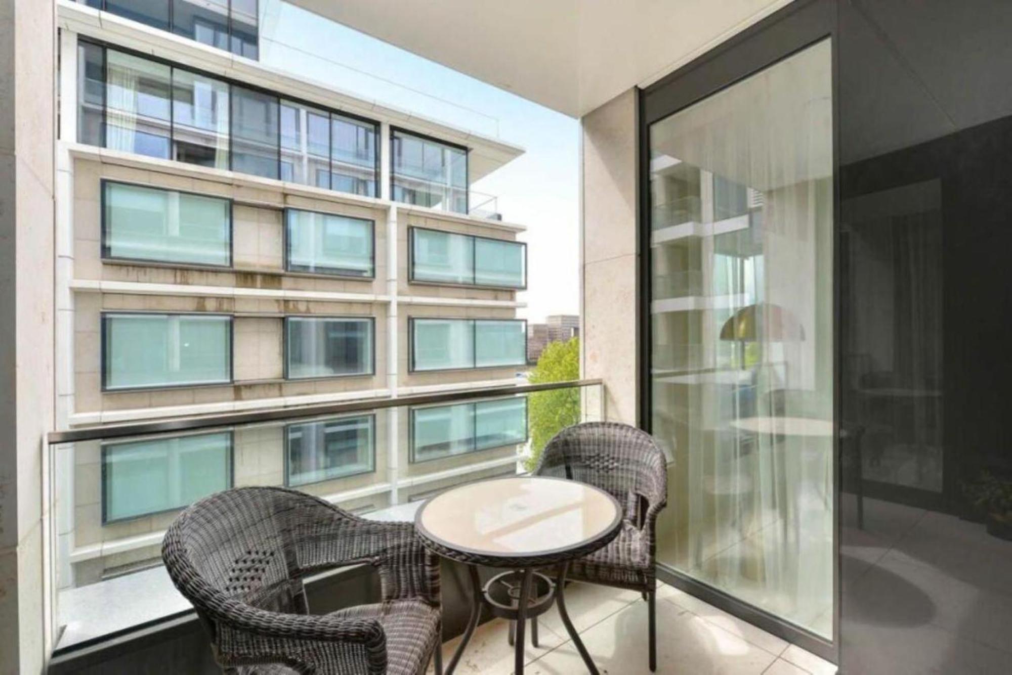 Luxury Riverside Penthouse 2000sqft * London