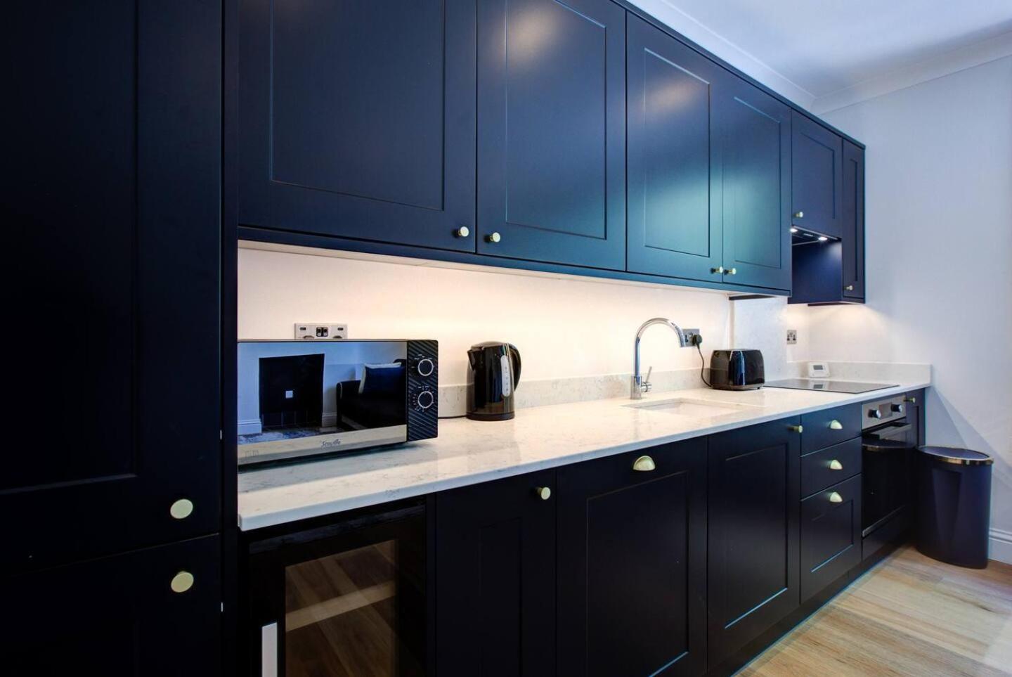 2 Bedrooms - Luxury Living - Fulham Apartment London