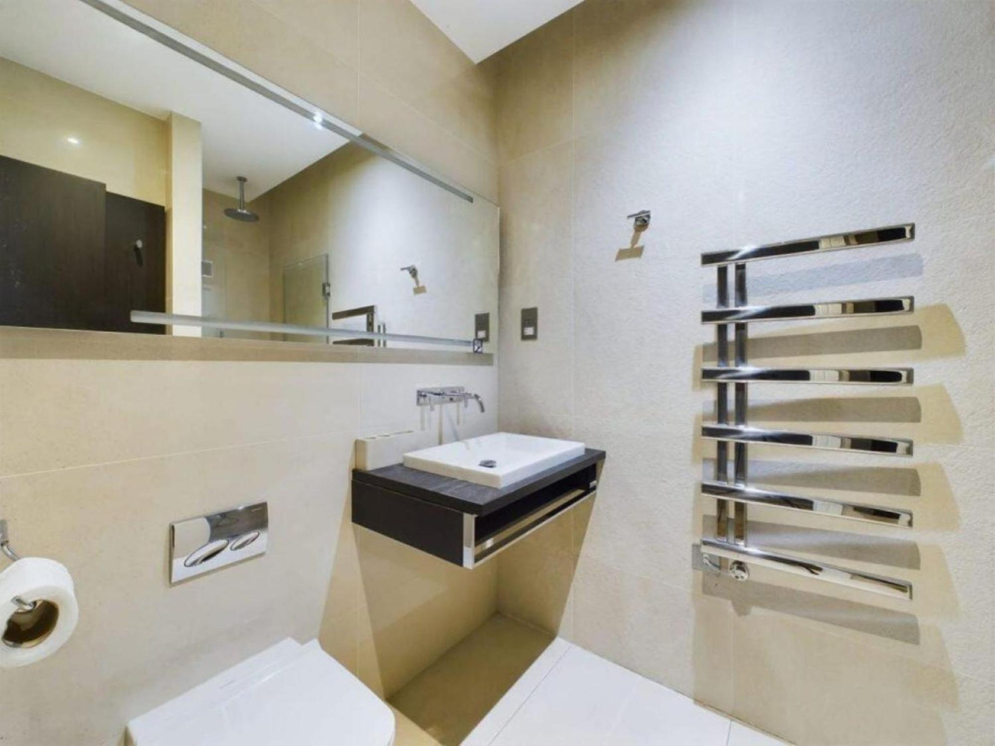 Covent Garden Entire Modern Classic Flat 62sqm Sleeps 5 * London