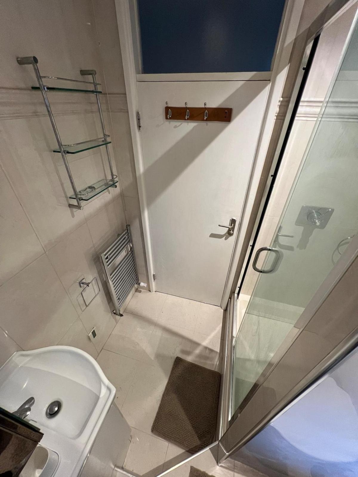 Royal Height - 3 Bed In Wembley Apartment *