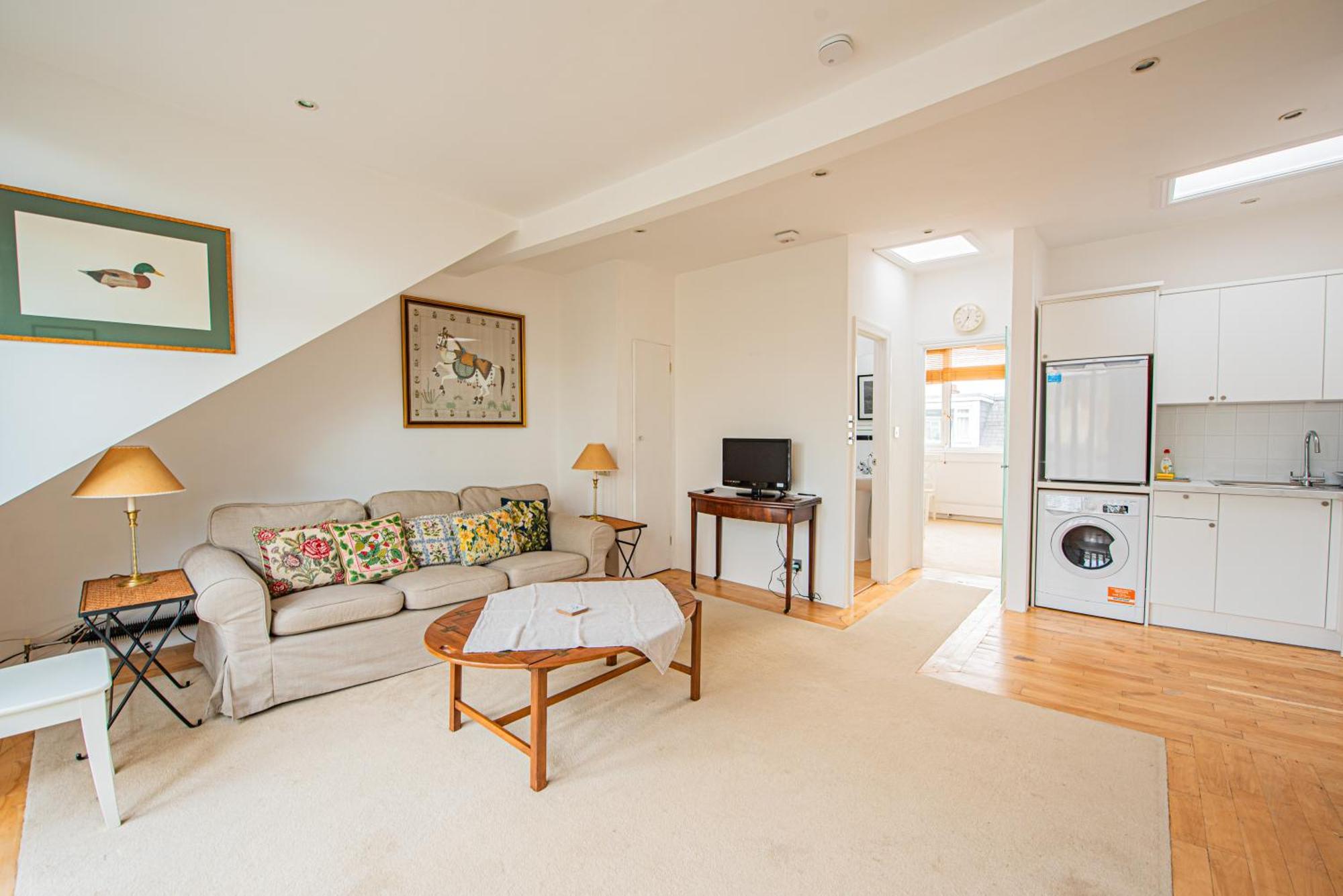 Stylish Flat Near Kensington With Spacious Balcony *