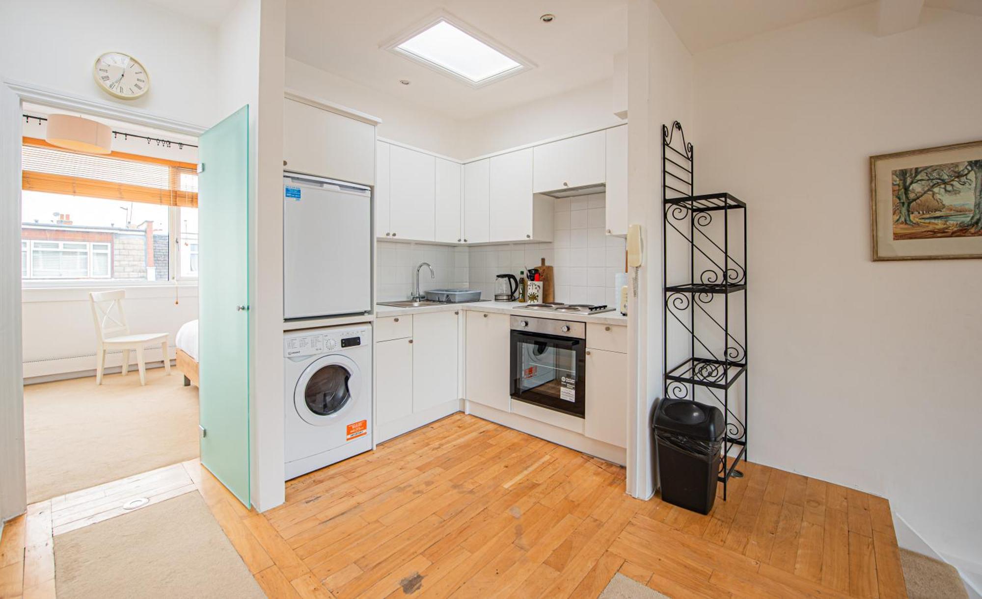 Apartment Stylish Flat Near Kensington With Spacious Balcony