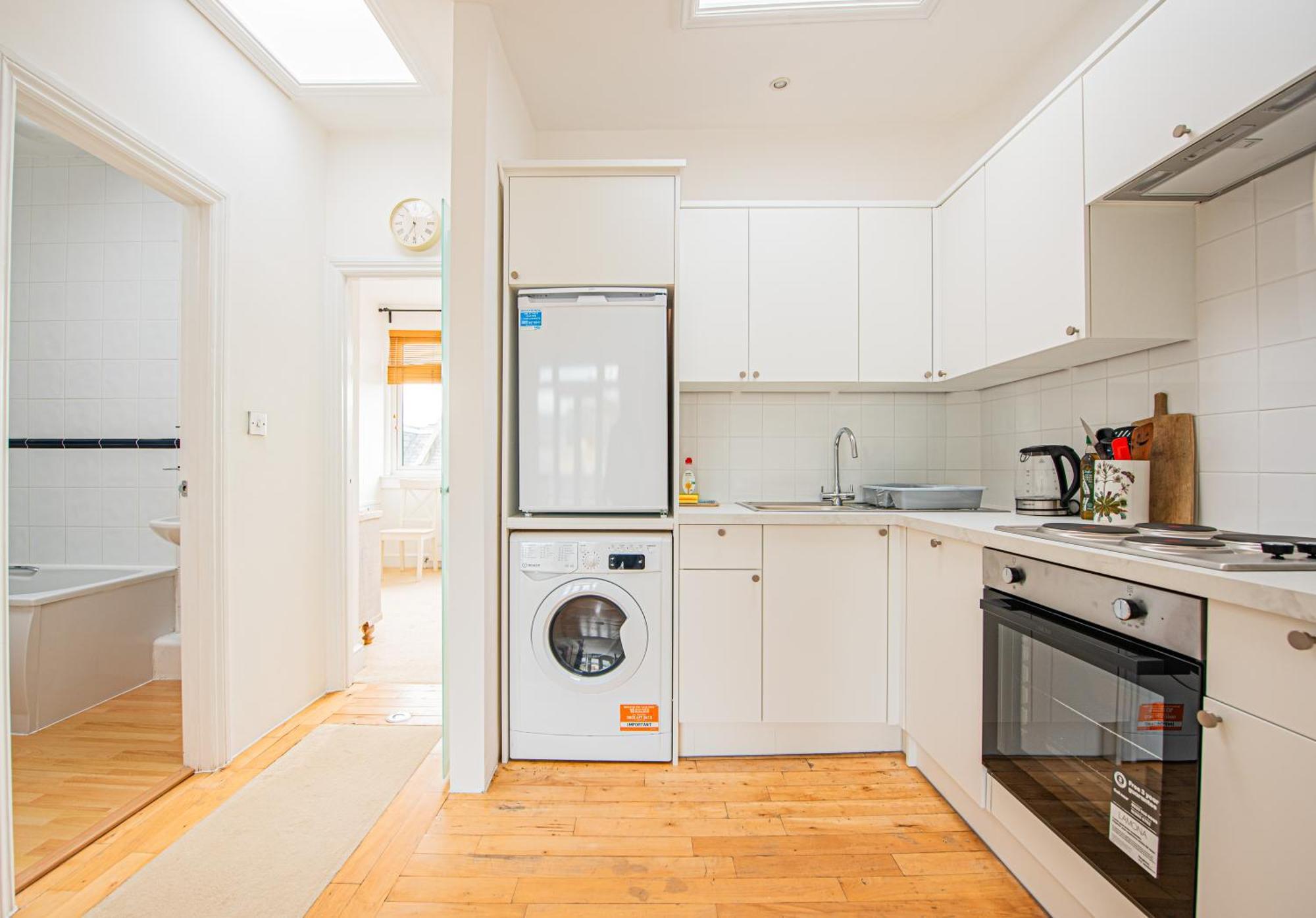 Stylish Flat Near Kensington With Spacious Balcony London