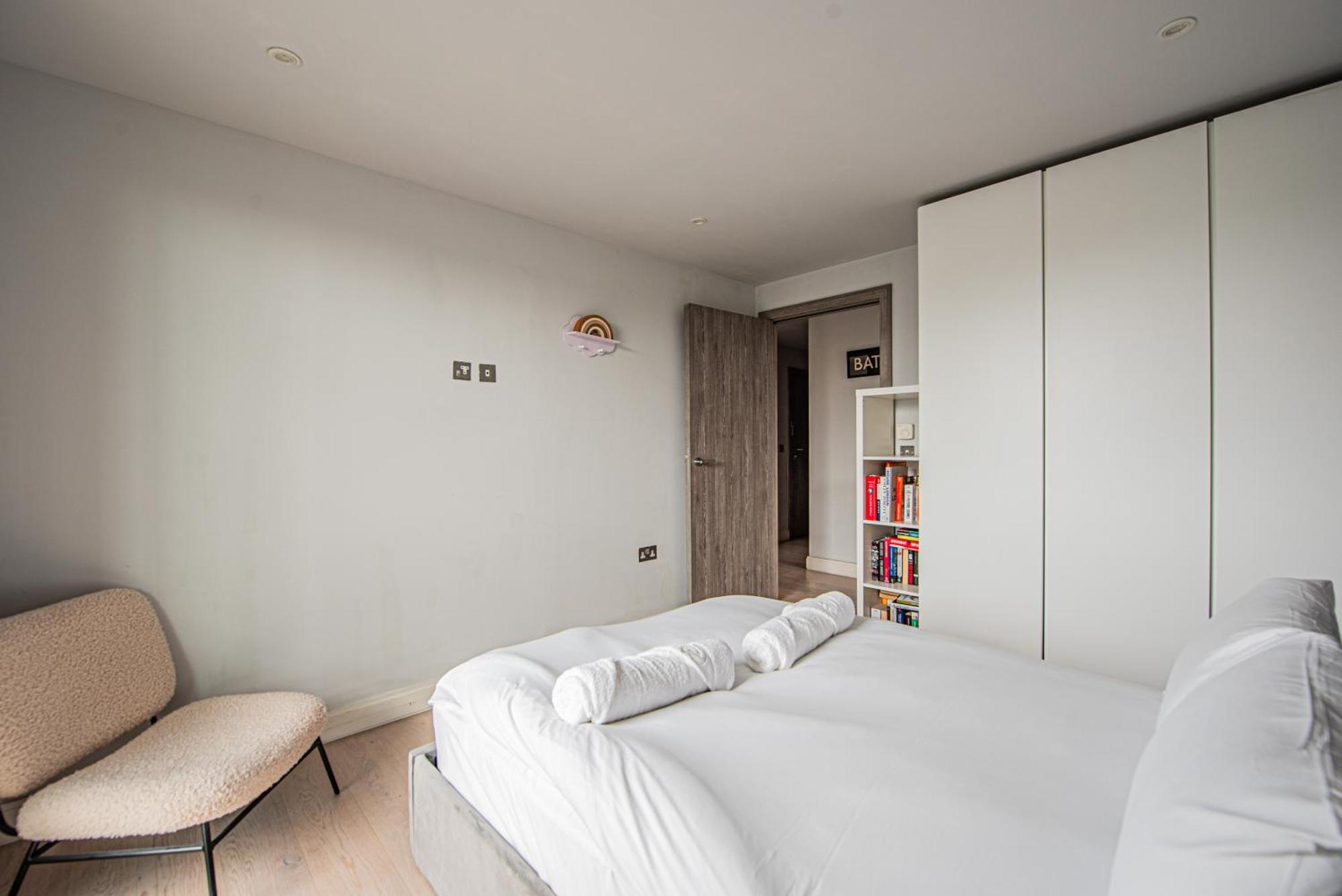 Modern 2 Bed Flat In Battersea Close To Transport Leilighet London