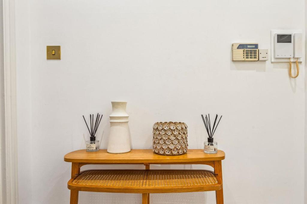 Luxury 2-bed Steps From Oxford Street Appartement Londen