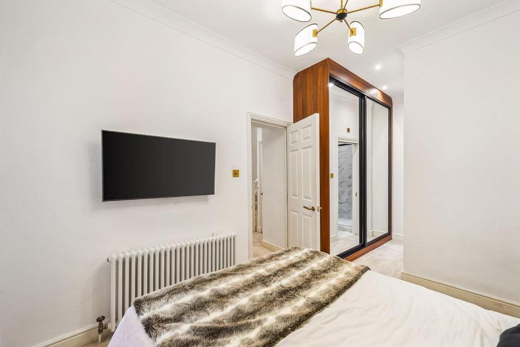 Luxury 2-bed Steps From Oxford Street Appartement