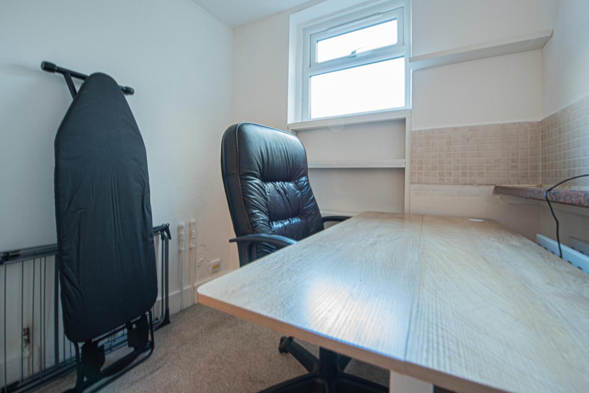Stylish 3-bed In Prime Fulham Location Apartment