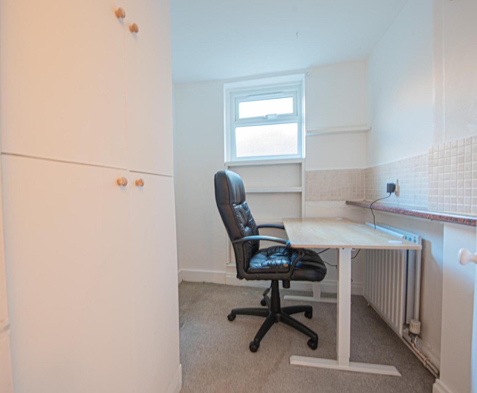 Stylish 3-bed In Prime Fulham Location Apartment London