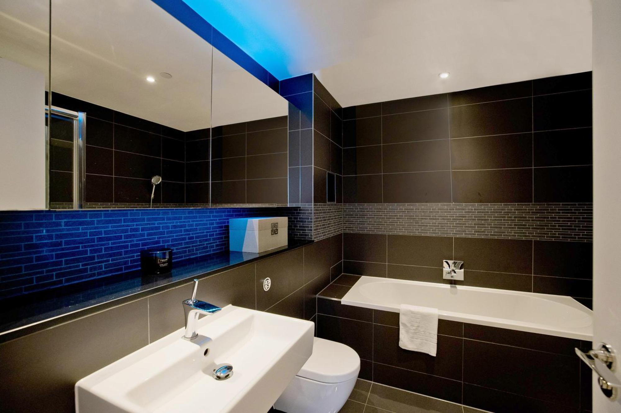 Luxury 360 Penthouse With Gym & Parking London