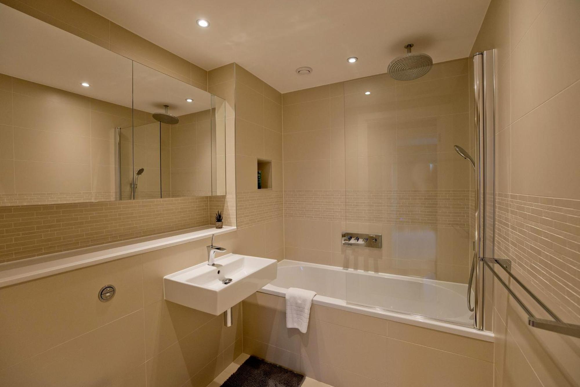 Luxury 360 Penthouse With Gym & Parking Apartment London