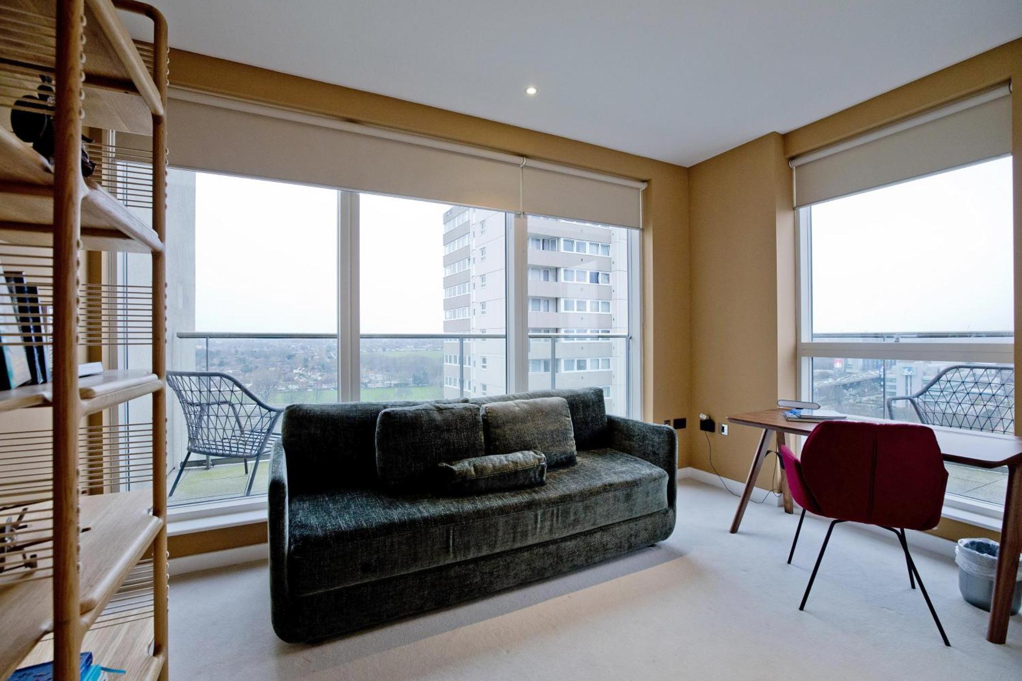 Luxury 360 Penthouse With Gym & Parking