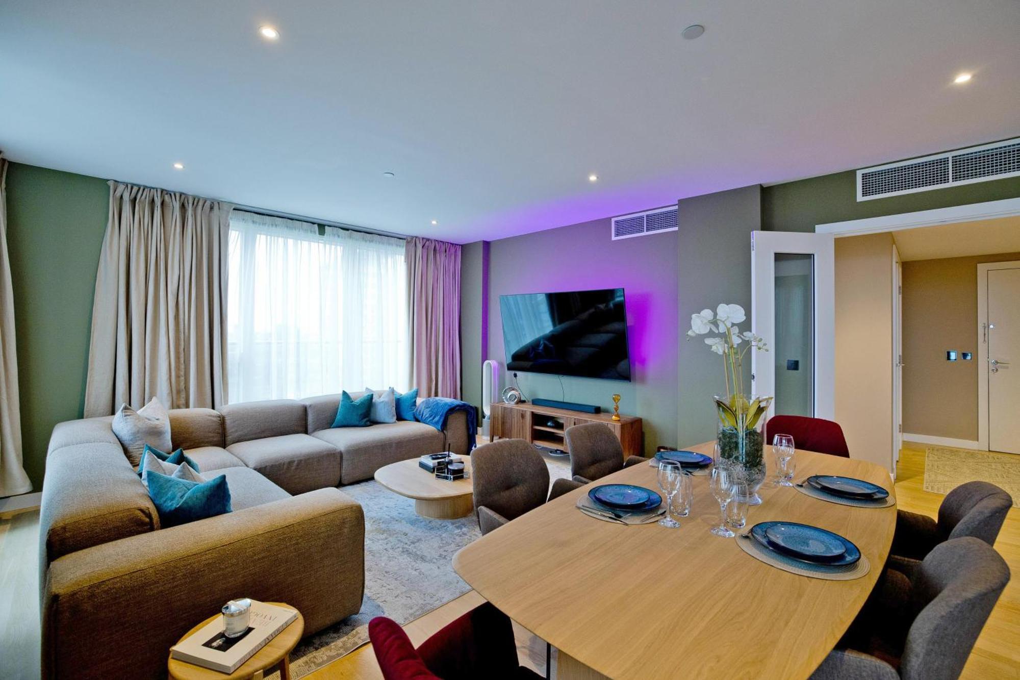 Luxury 360 Penthouse With Gym & Parking Apartment *