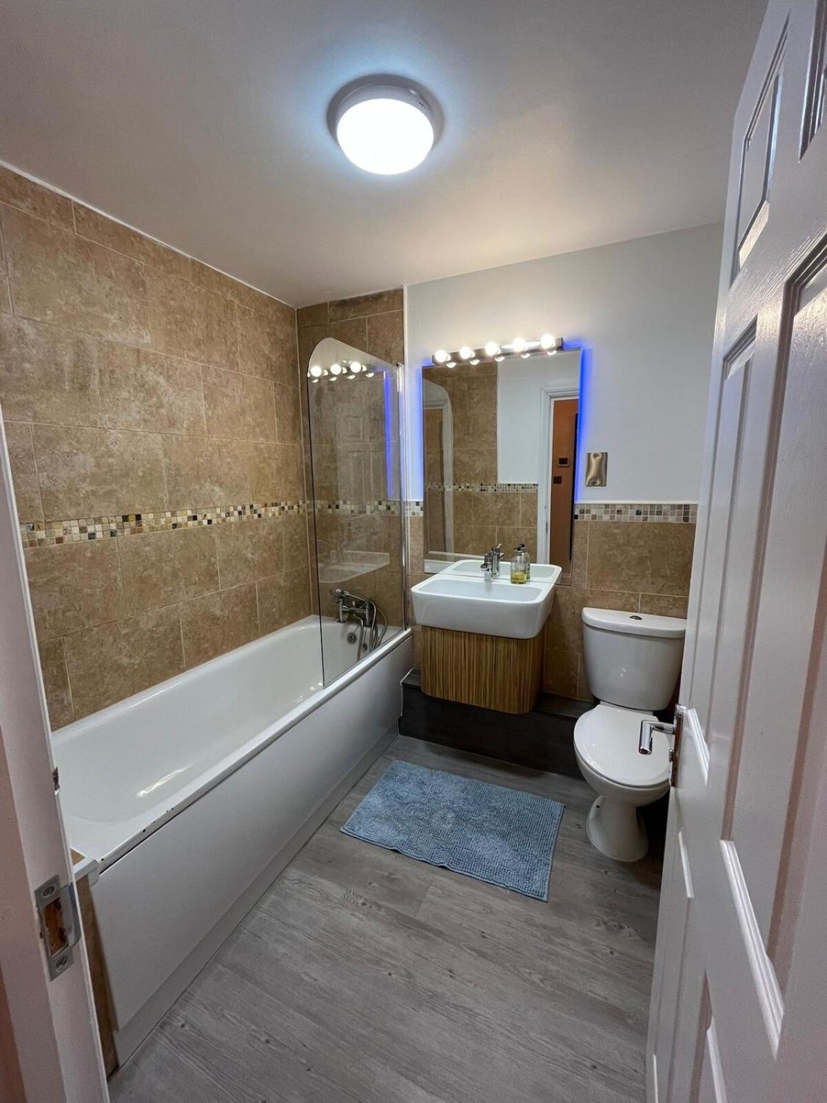 Spacious 2 Bedroom
