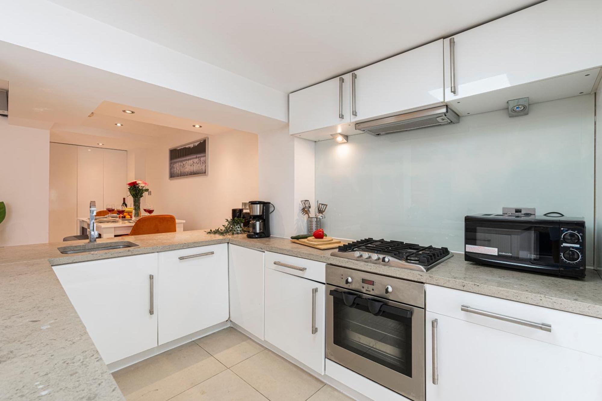 At Kensington Olympia Apartment