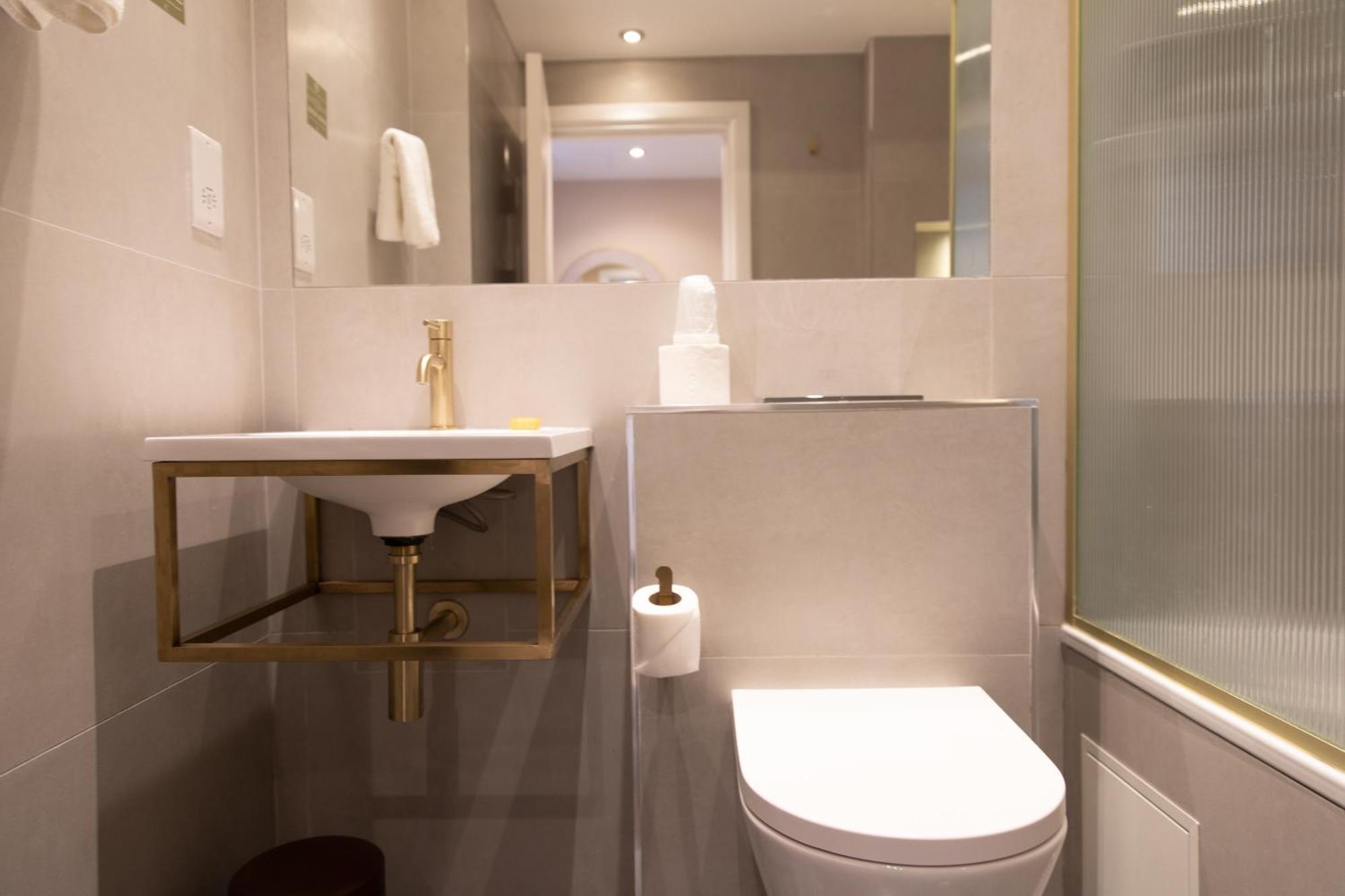 Reem Hotel London