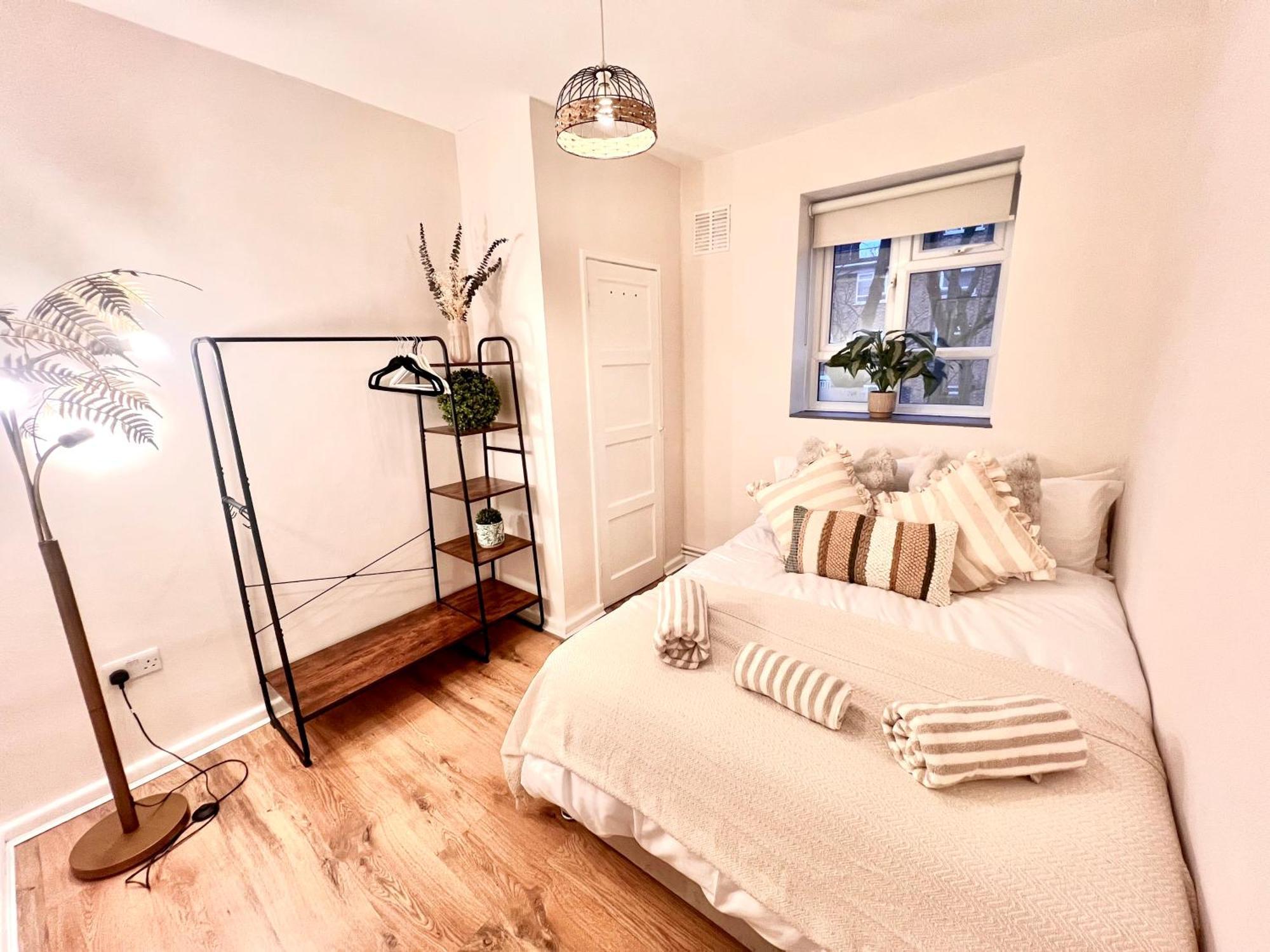 3 Minutes To Tower Of Trendy Shoreditch Recently Refurbished 3 Bedrooms Sleeps 8 * Londen