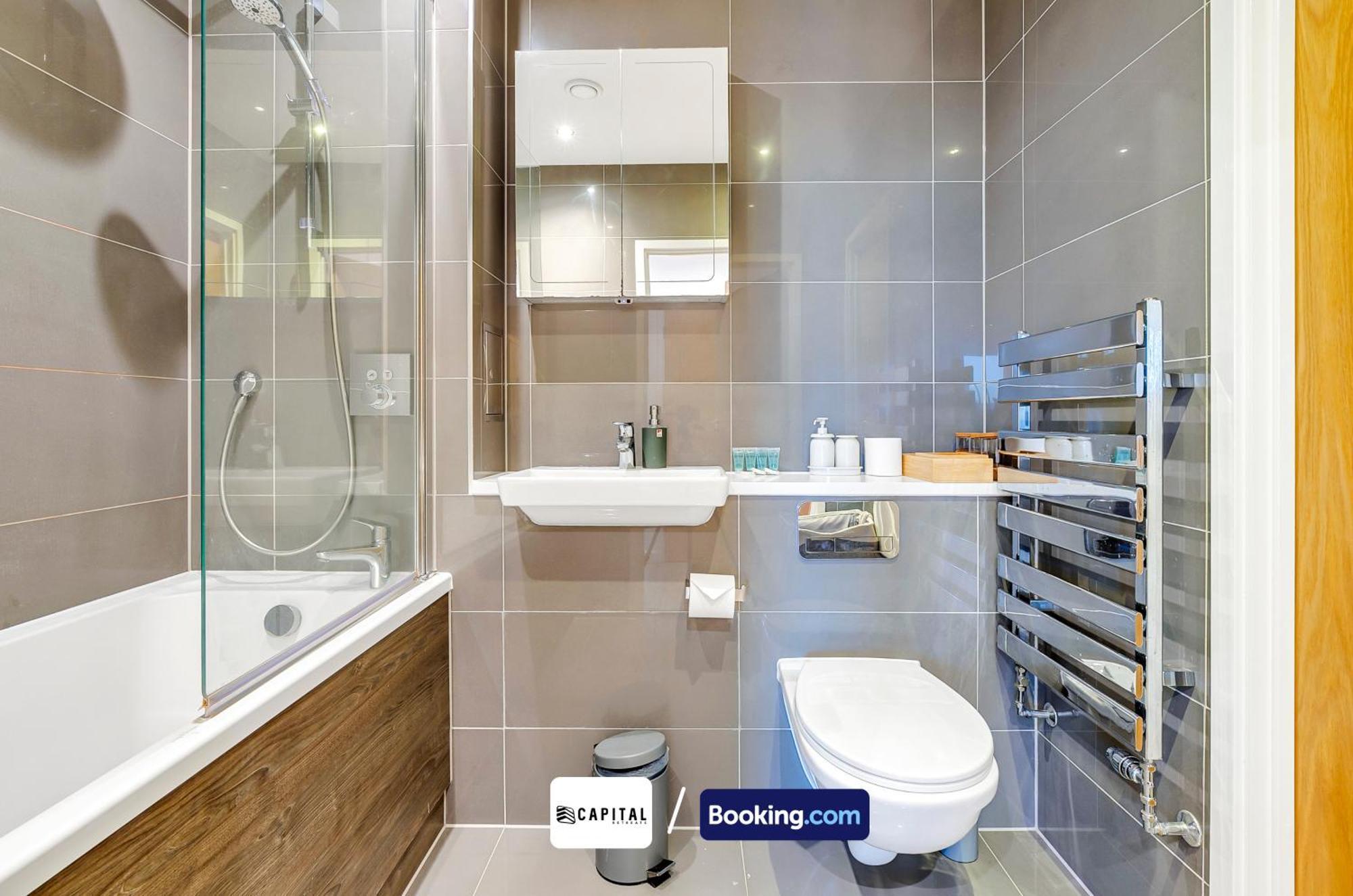 Cozy In Camden Town By Capital Retreats Short Lets & Serviced With Balcony, Free Wifi