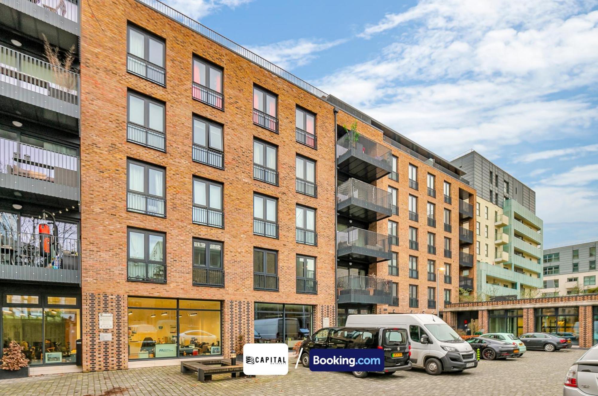Cozy In Camden Town By Capital Retreats Short Lets & Serviced With Balcony, Free Wifi Apartment *