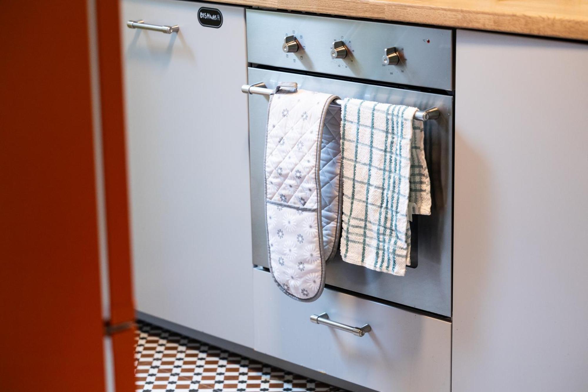 Apartment 20 Percent Off -Promo Genius Offers-Citycenter Londonbridge Apartment With Parking-Wifi-Sleeps7-4Beds-Netflix-Family!