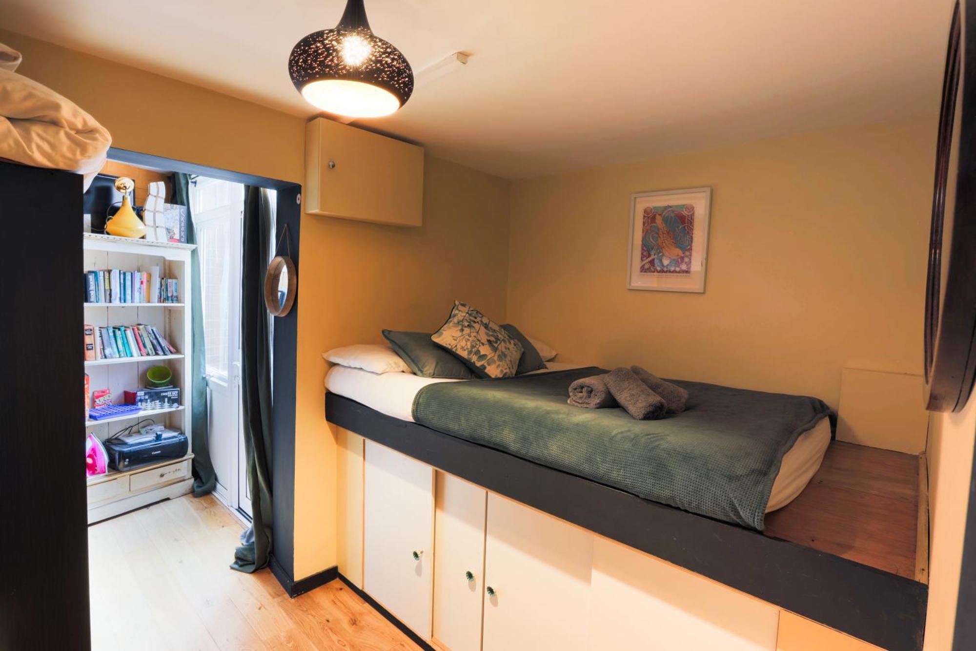 20 Percent Off -Promo Genius Offers-Citycenter Londonbridge Apartment With Parking-Wifi-Sleeps7-4Beds-Netflix-Family! London