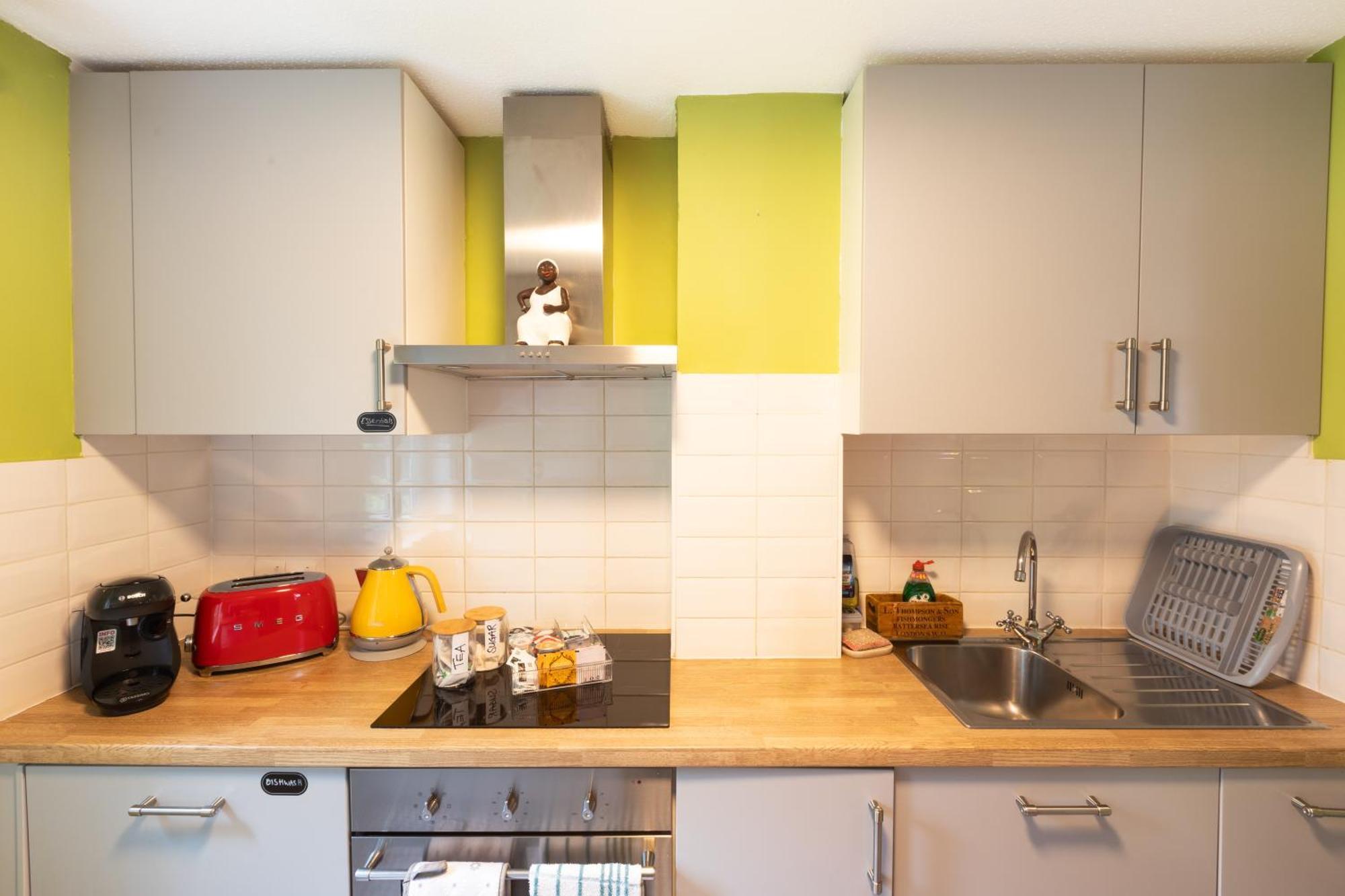 20 Percent Off -Promo Genius Offers-Citycenter Londonbridge Apartment With Parking-Wifi-Sleeps7-4Beds-Netflix-Family! London