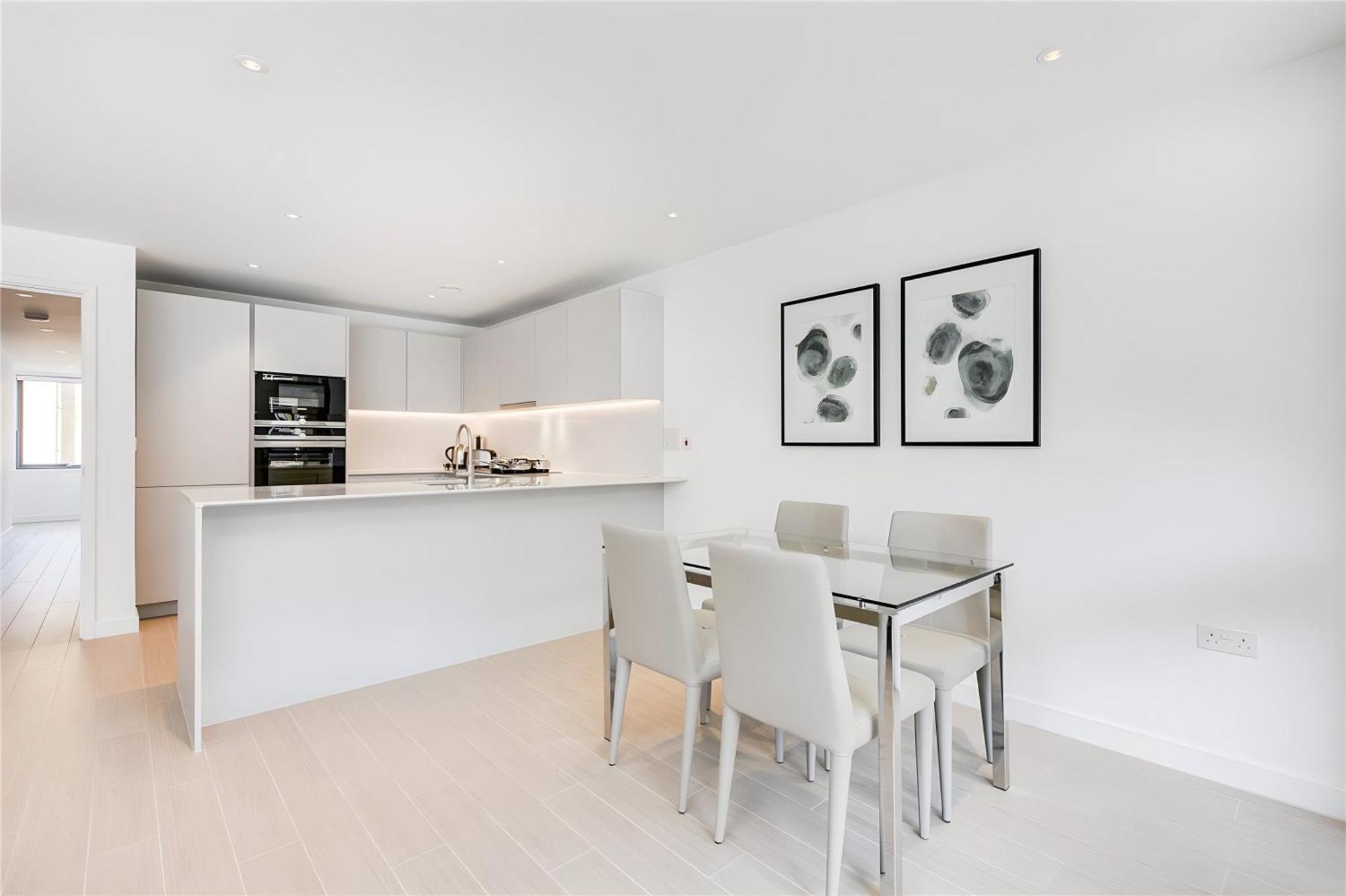 Quiet Liverpool St Station Apartment London