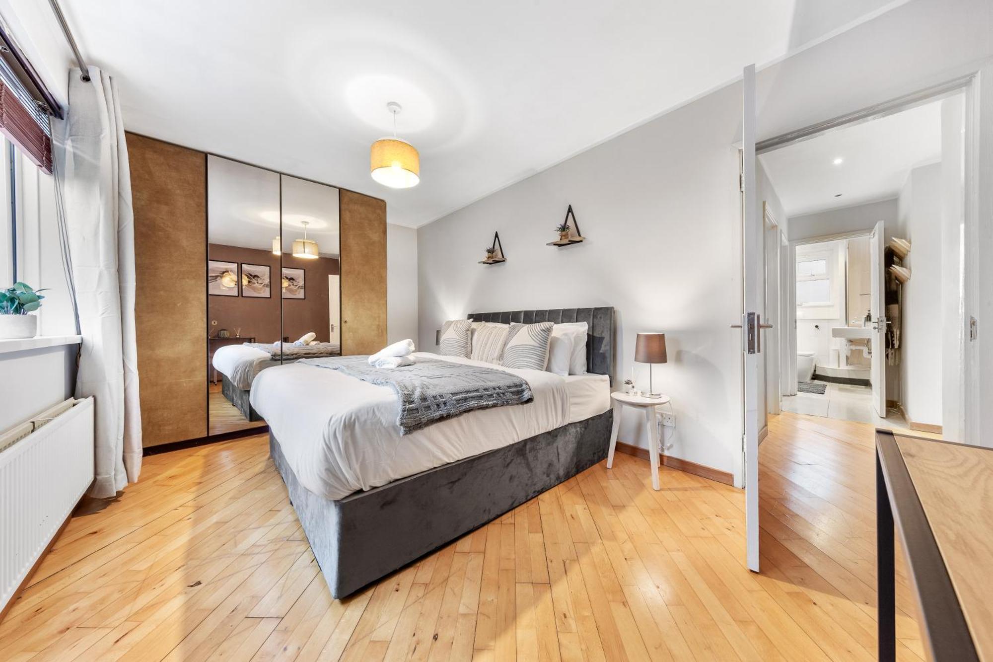 Luxe - Sleeps 6 - Putney & Stamford Bridge Apartment