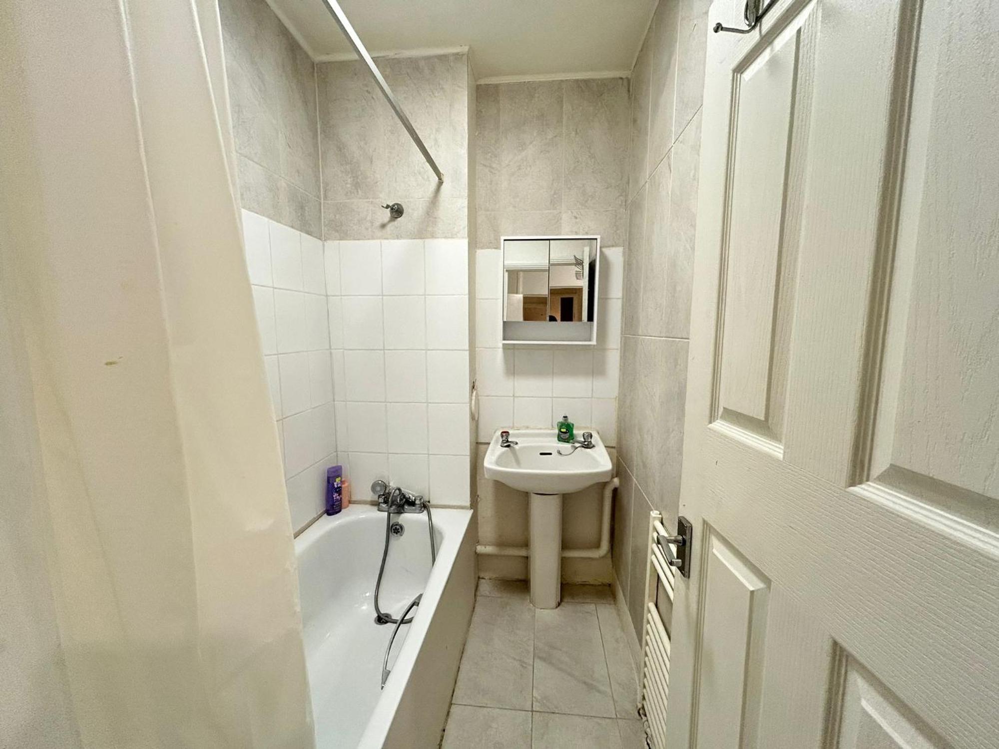 Ground Floor One Bedroom Flat London