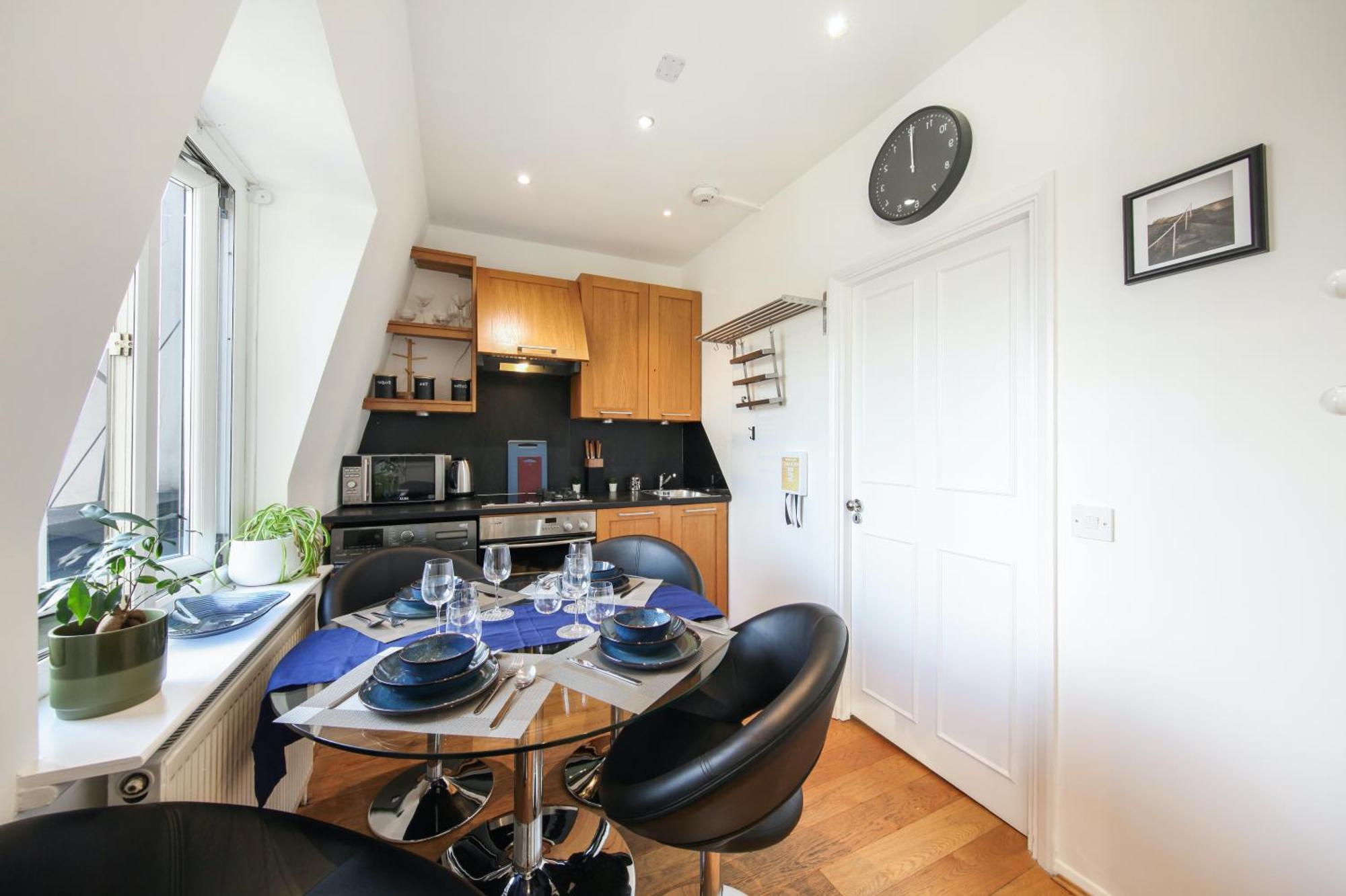 Hyde Park Haven, Up To 6 Sleeps By Keyhol Short Let Apartment London