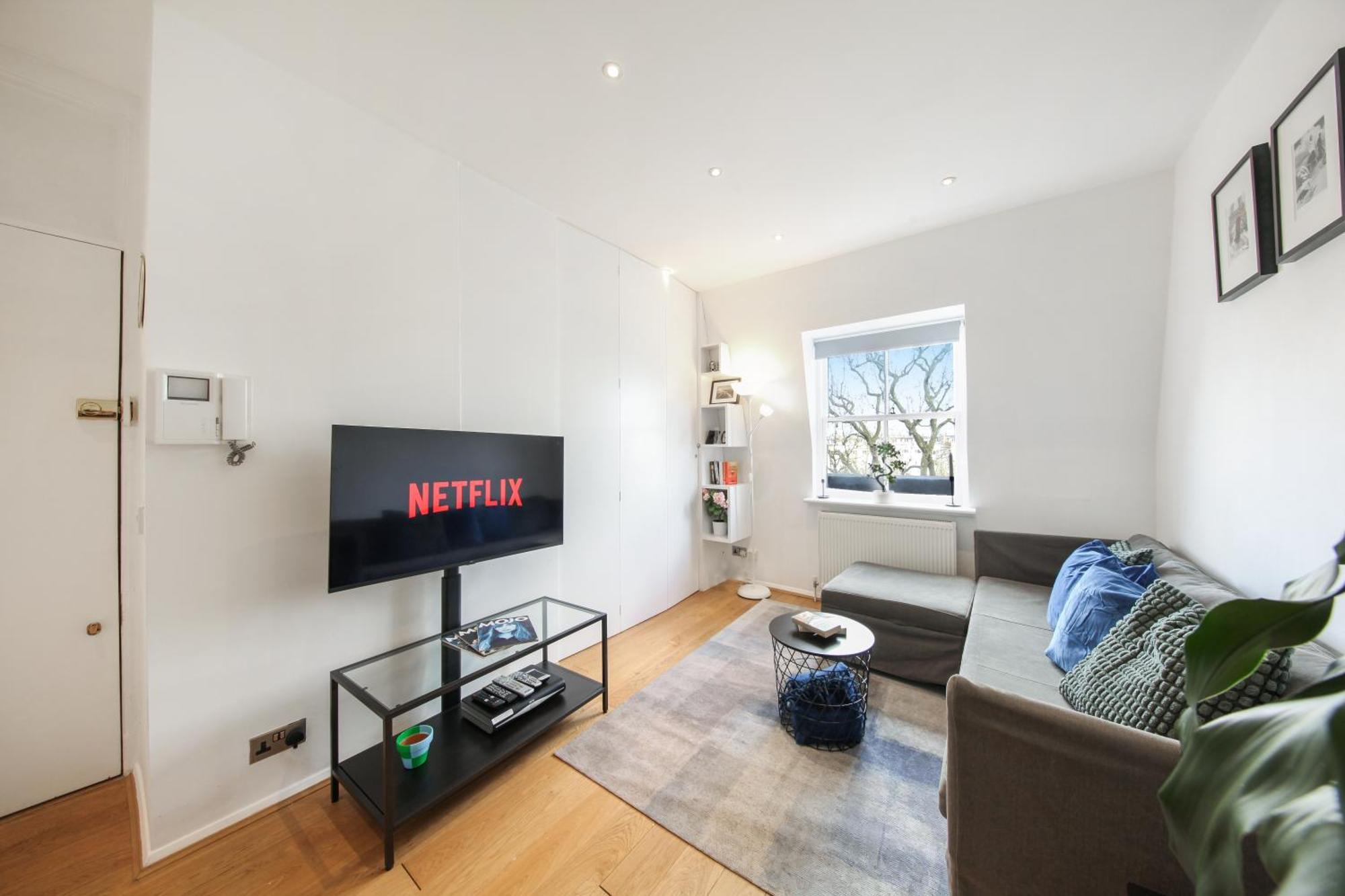 Chic 2br Loft-style In Queensway * London