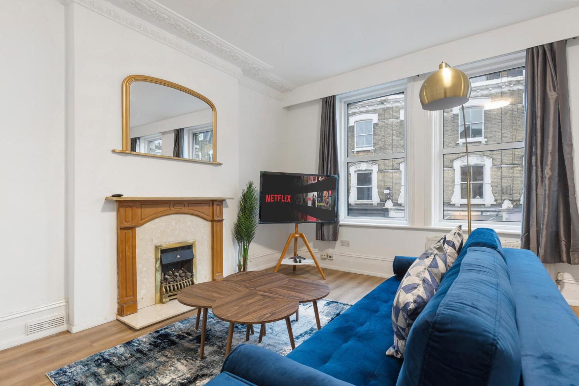 Apartment Modern 5-bedroom Fulham Flat - Sleeps 12