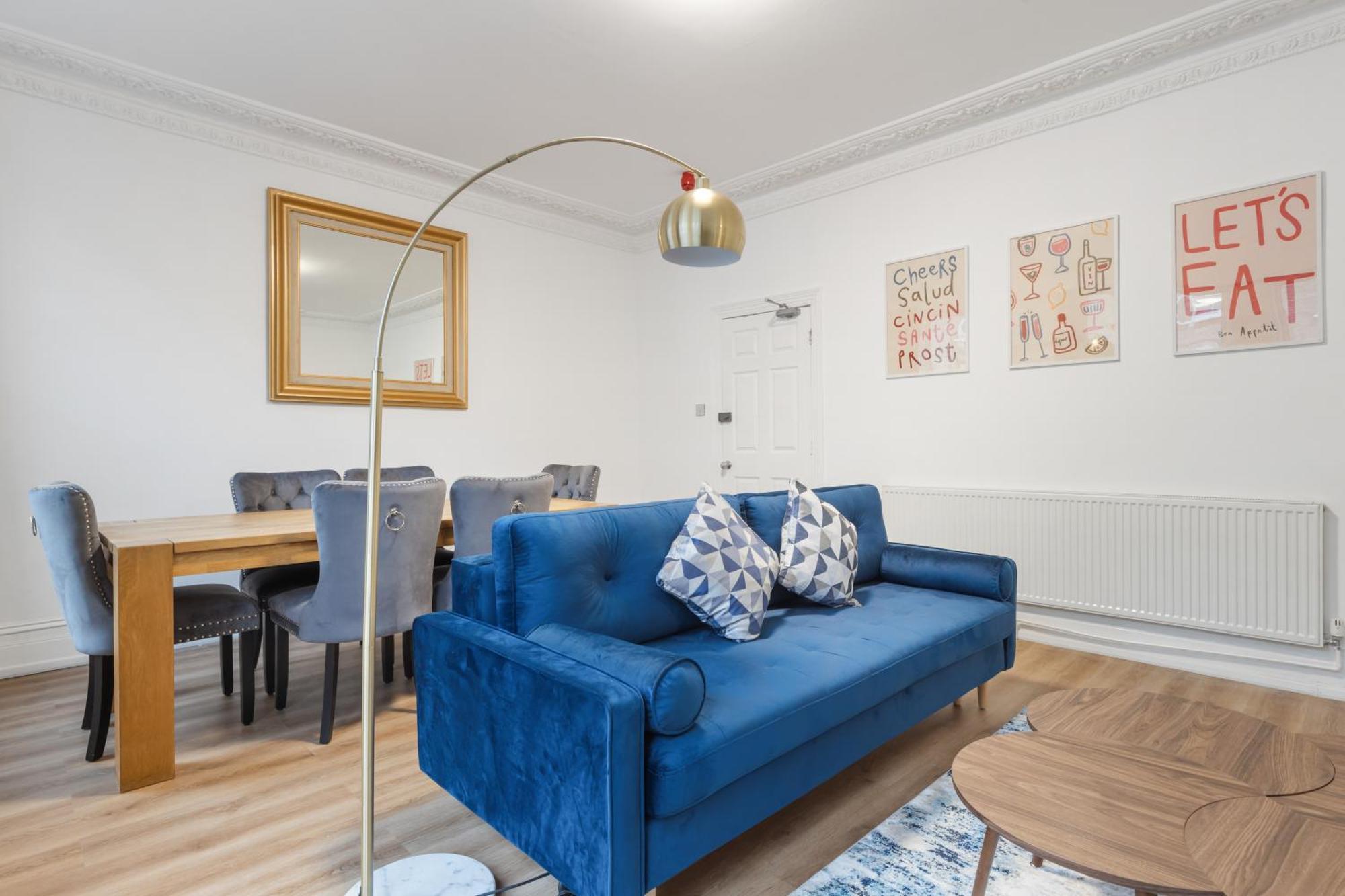 Modern 5-bedroom Fulham Flat - Sleeps 12 *