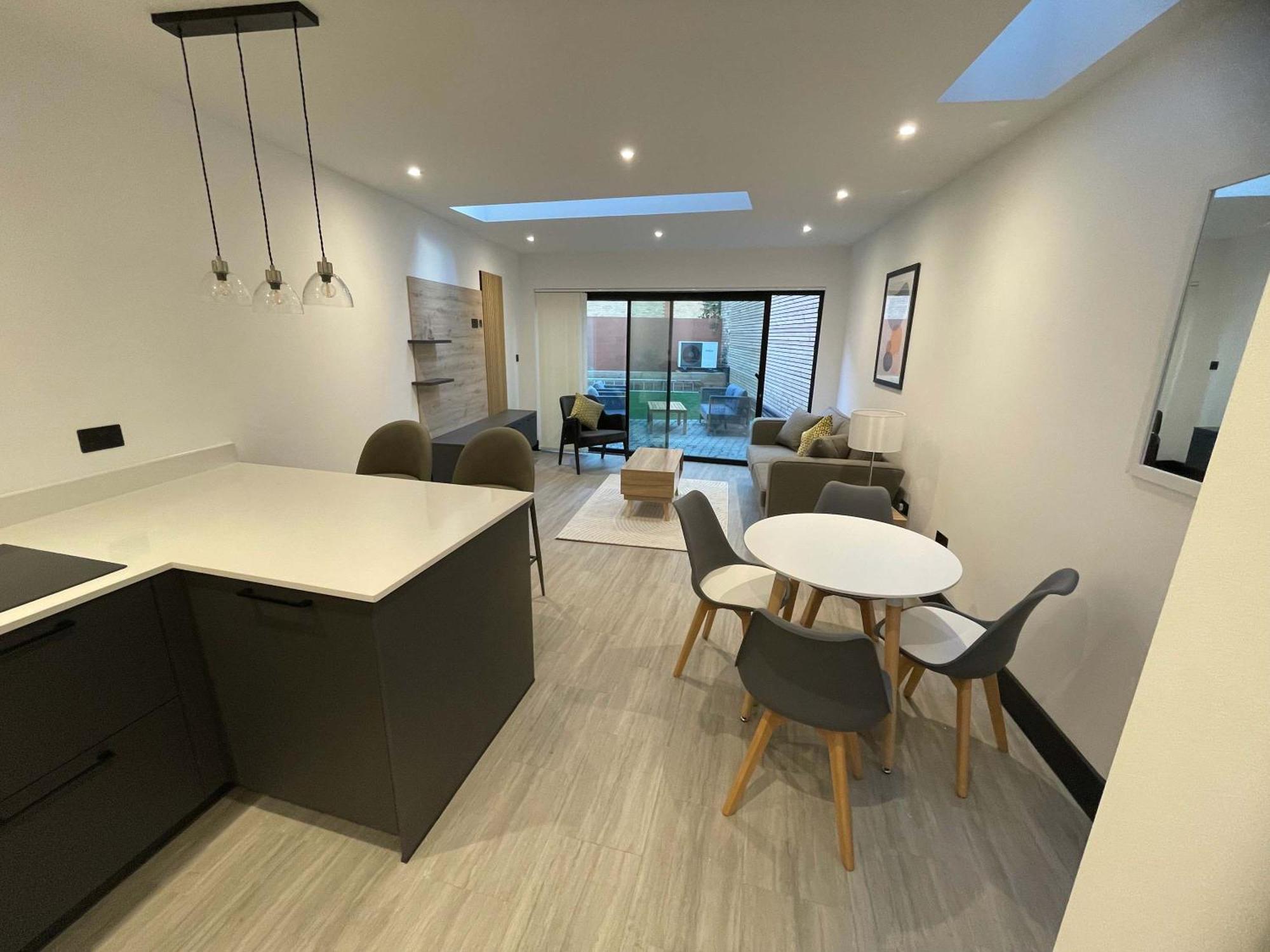 Beautiful Modern Eco Friendly 2 Bed House With Garden - Holiday home *