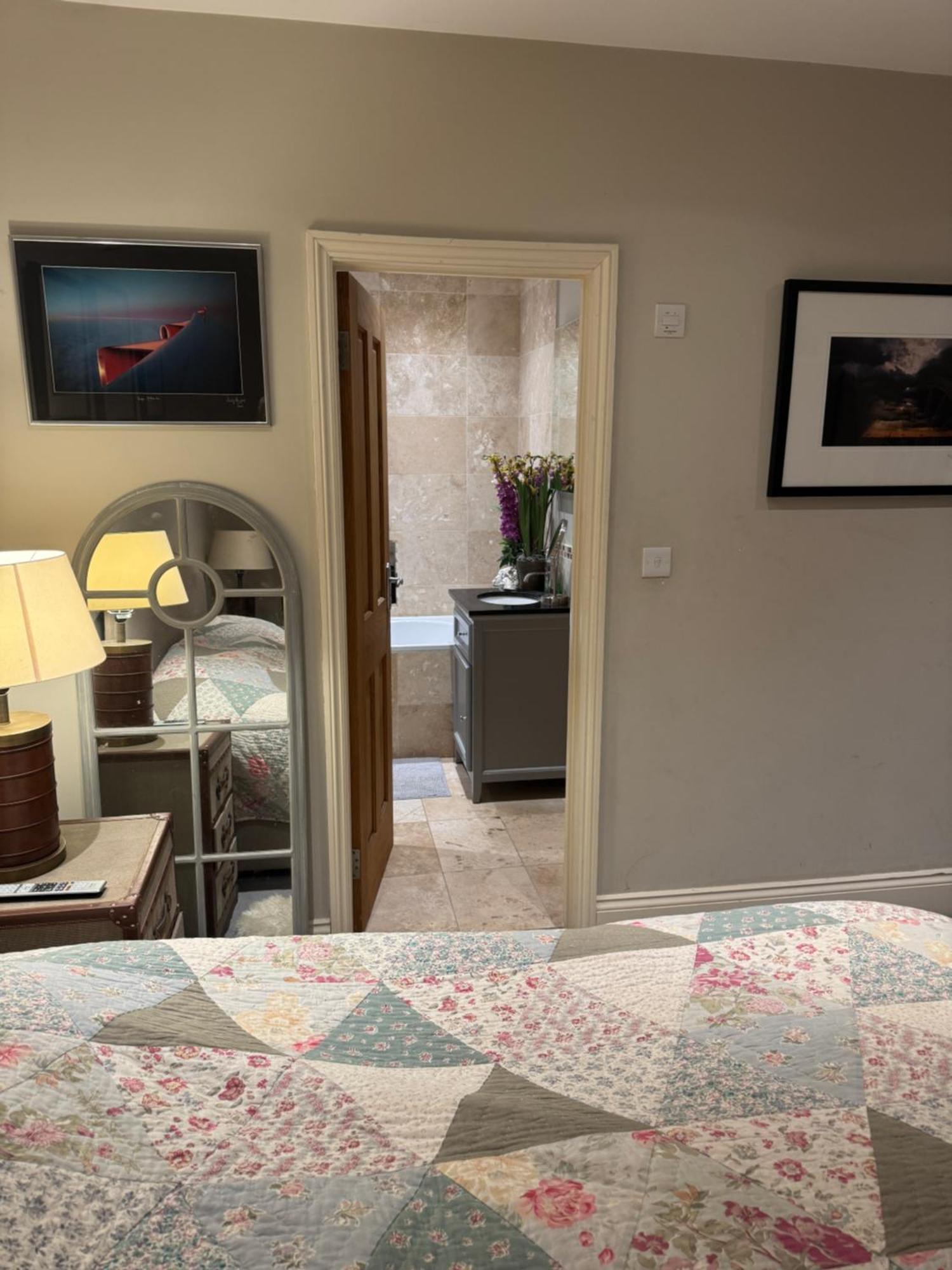 Spacious Flat With South Facing Garden