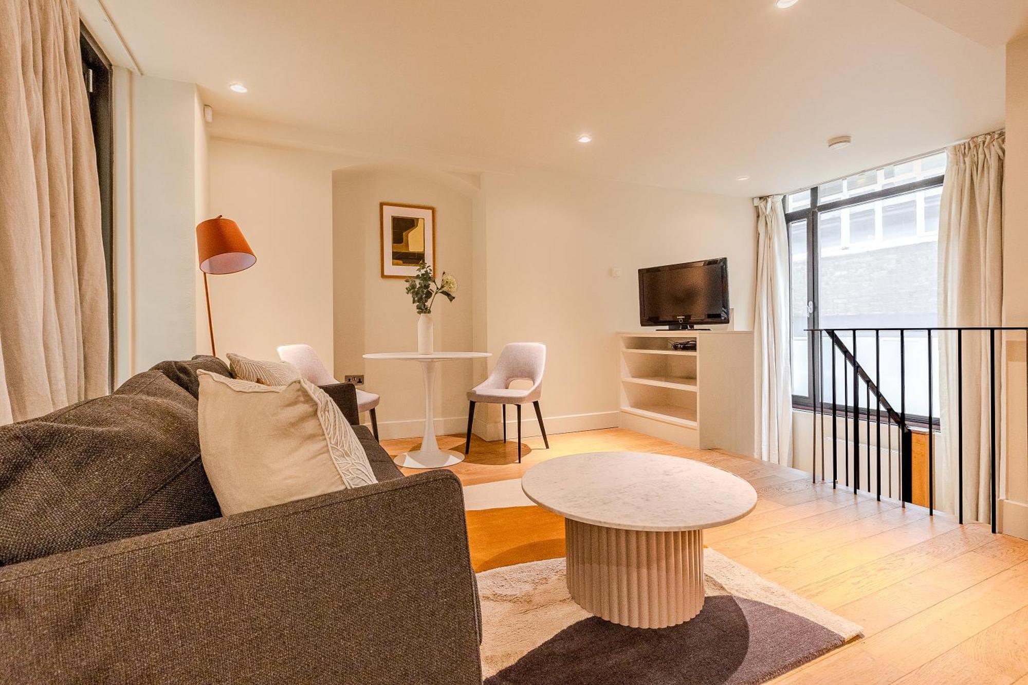 Modern 1br Duplex, 3 Min Blackfriars St! Apartment London