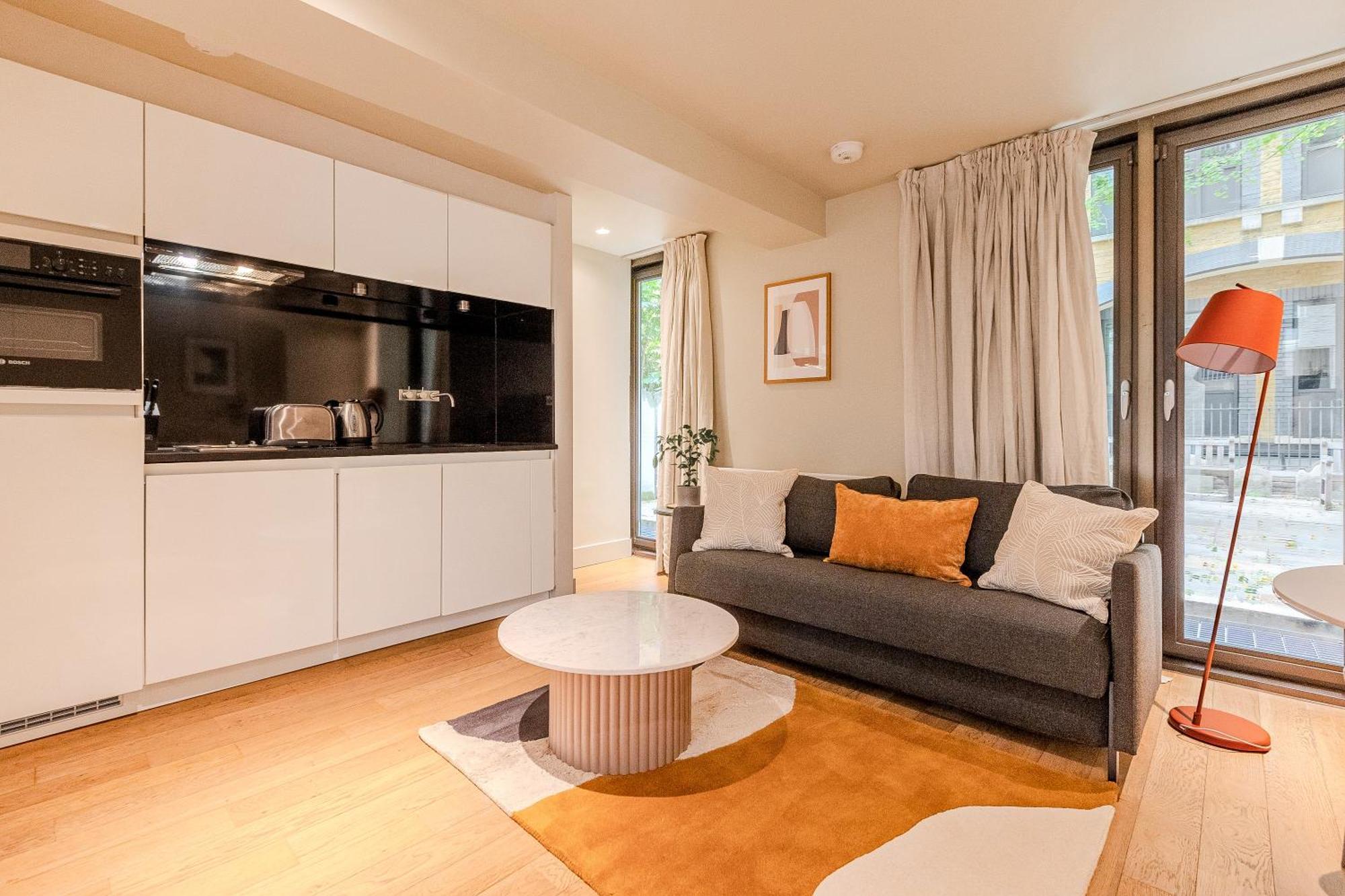 Modern 1br Duplex, 3 Min Blackfriars St! Apartment