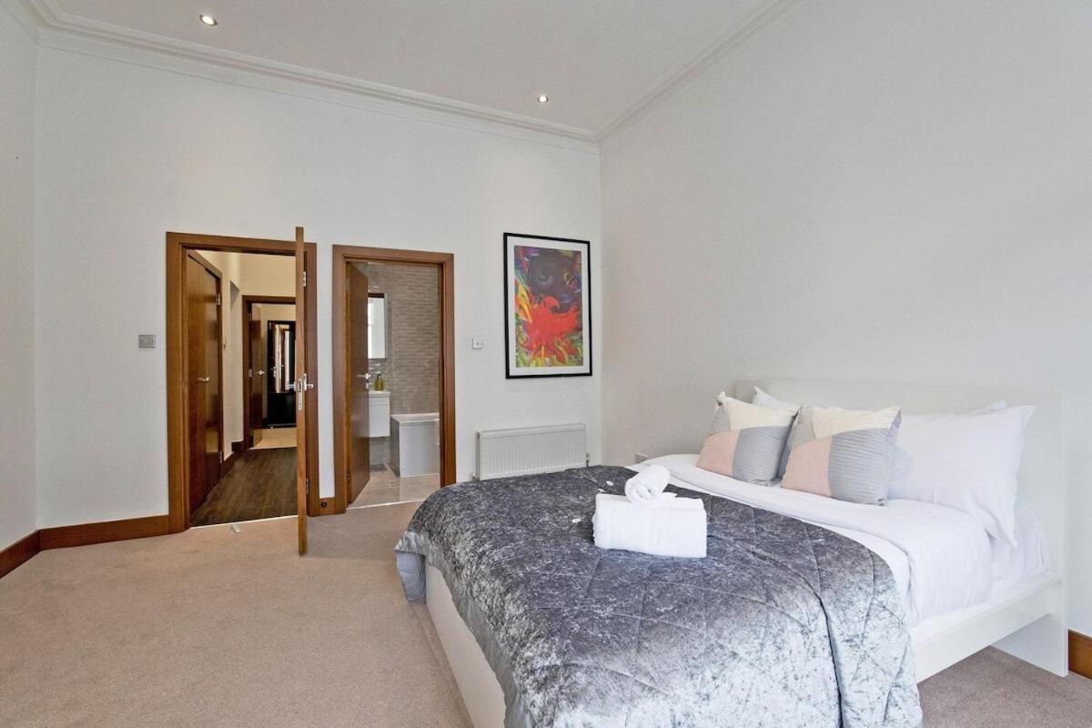 Charming 2-bed Holland Prk Rd
