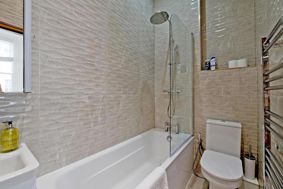 Charming 2-bed Holland Prk Rd Apartment *