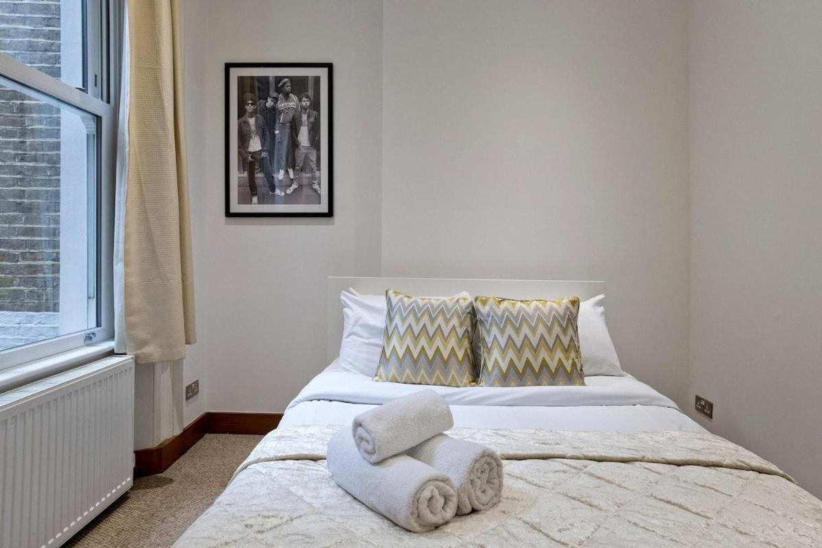 Charming 2-bed Holland Prk Rd *