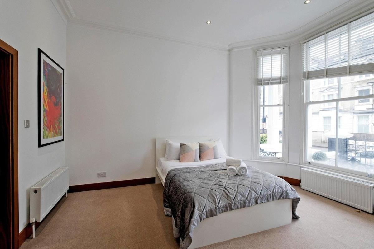 Apartment Charming 2-bed Holland Prk Rd