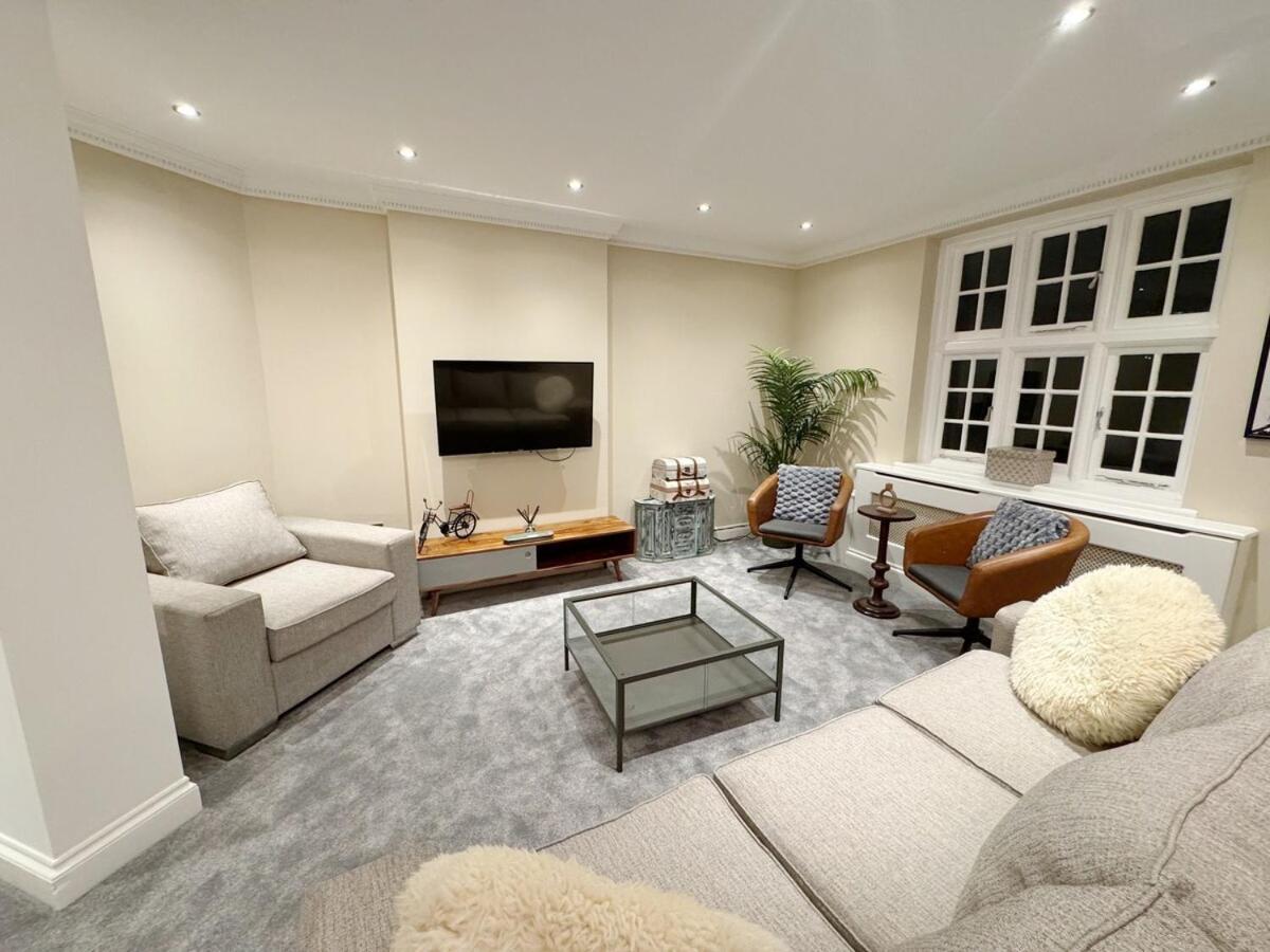 Apartment Spacious Penthouse Near Baker St London
