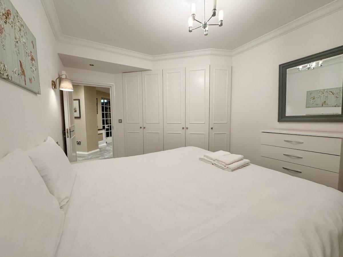 Spacious Penthouse Near Baker St