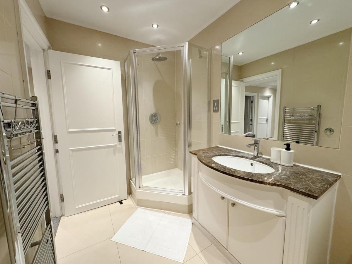 Spacious Penthouse Near Baker St