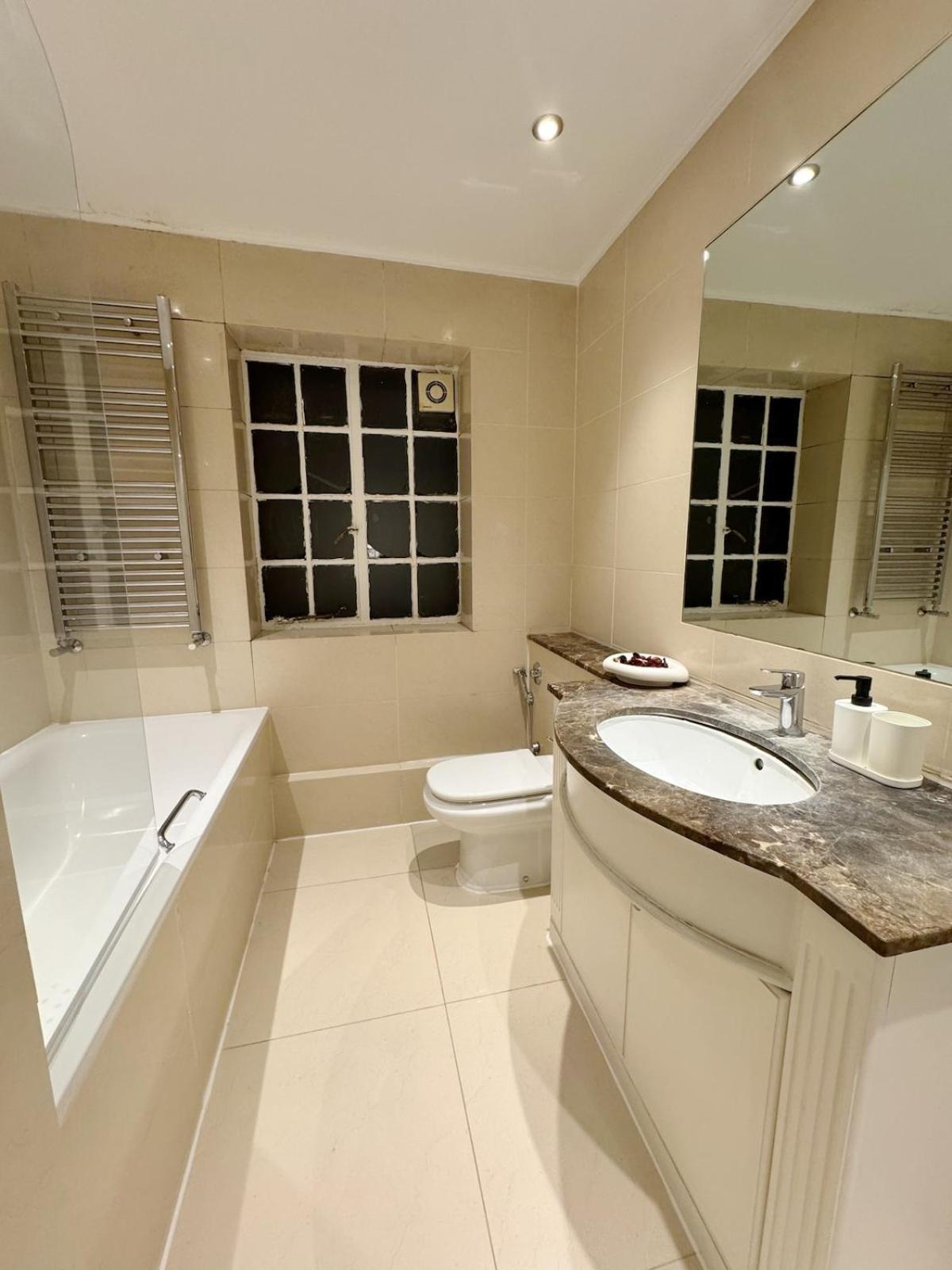 Apartment Spacious Penthouse Near Baker St London