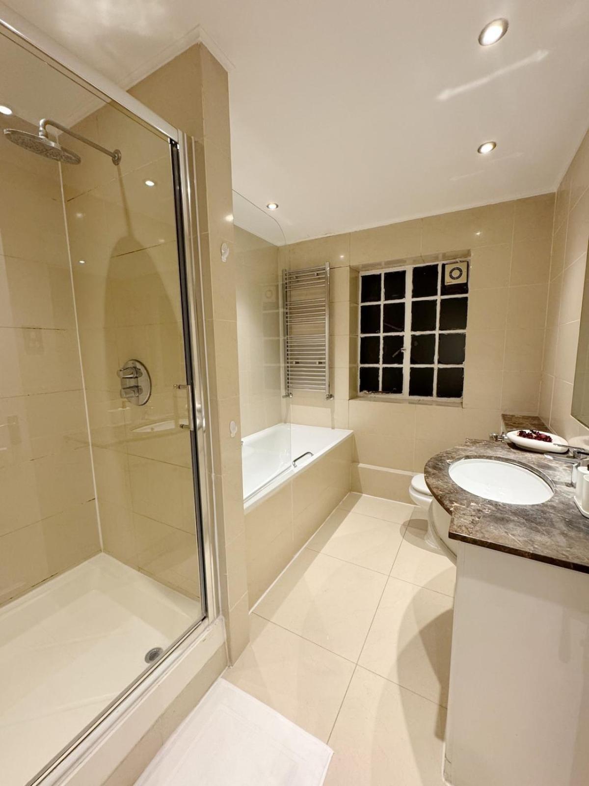 Spacious Penthouse Near Baker St * London