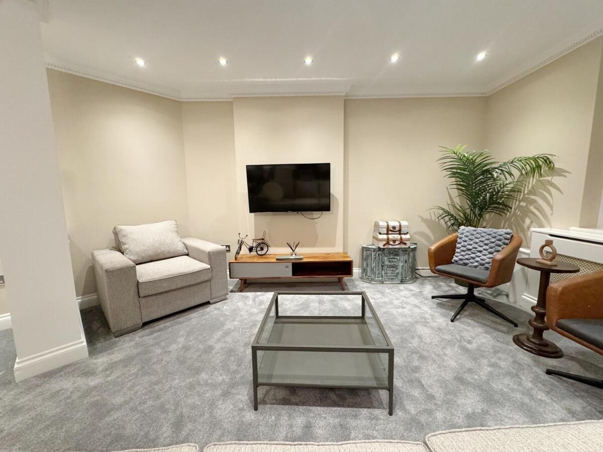 Spacious Penthouse Near Baker St Apartment London